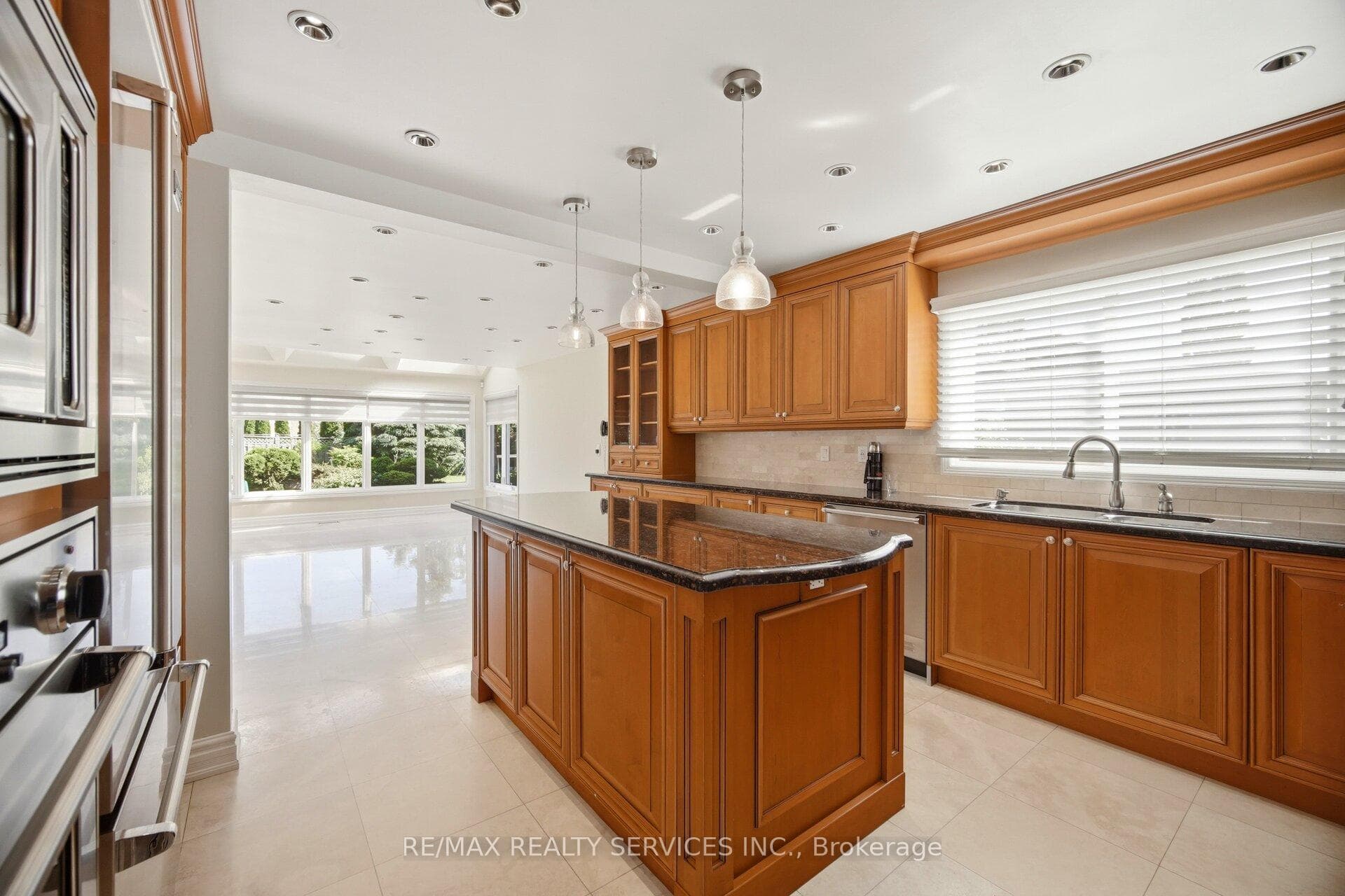 36 Shadywood Road photo 13
