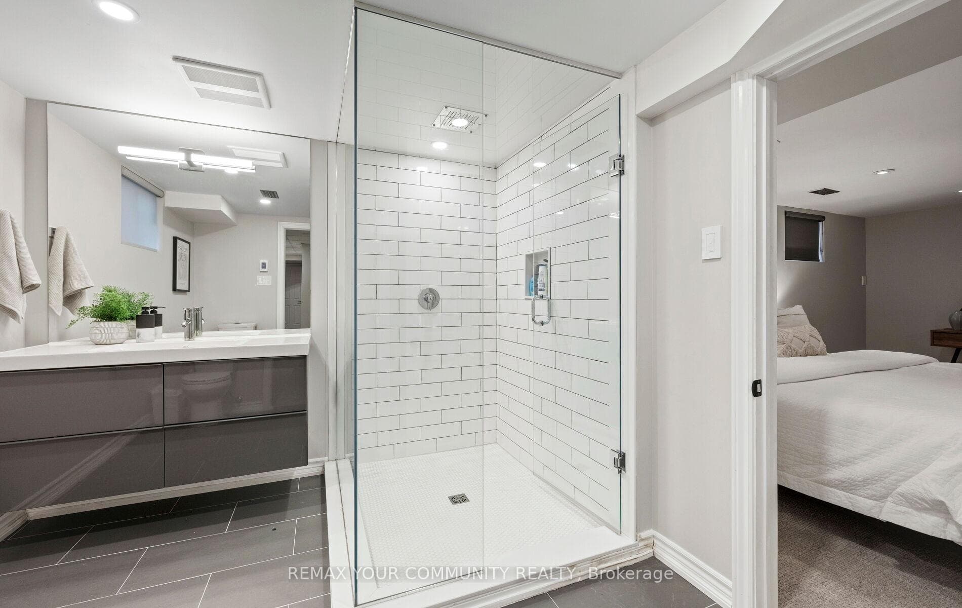 24 Hawthorne Lane photo 41