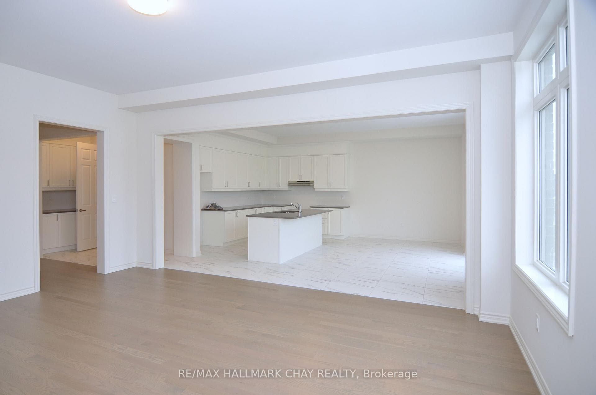 18 Hummingbird Grove photo 8