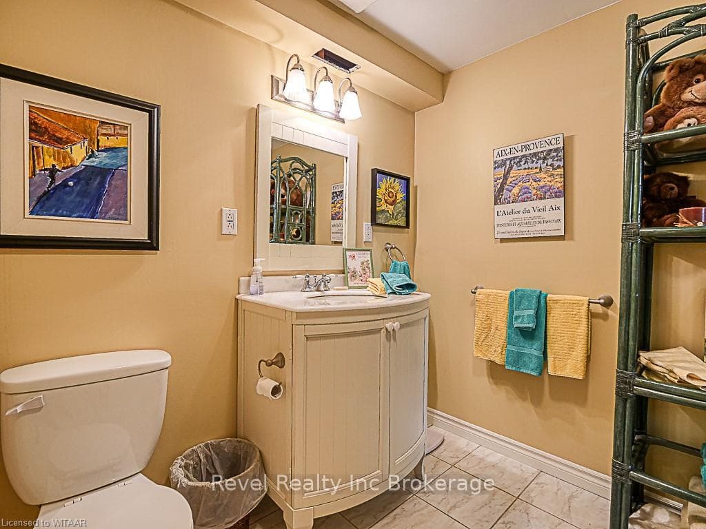 735 GARDEN COURT Crescent photo 29