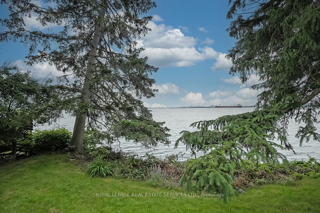 284 North Shore Boulevard photo 16