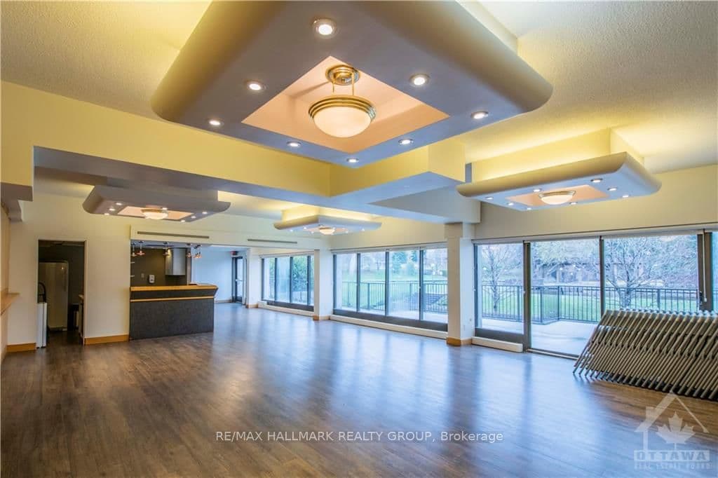 515 ST LAURENT Boulevard Unit 2211 photo 27