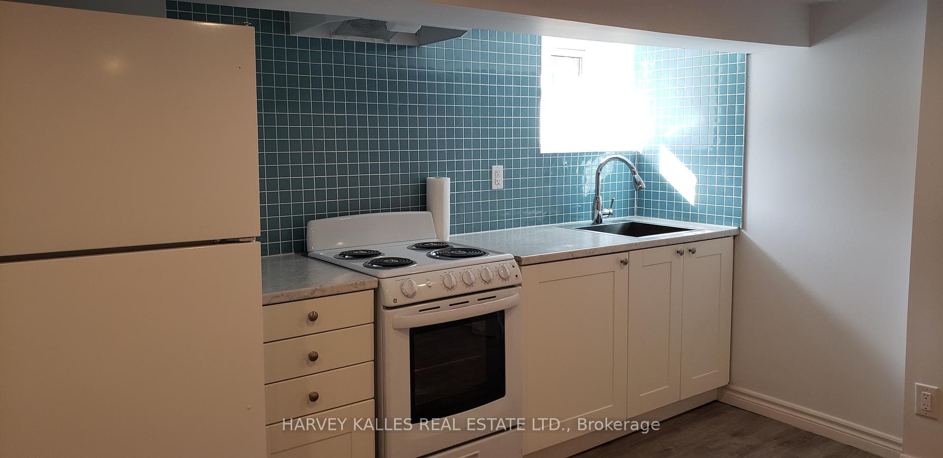 152 Barton Avenue Unit Lower photo 7