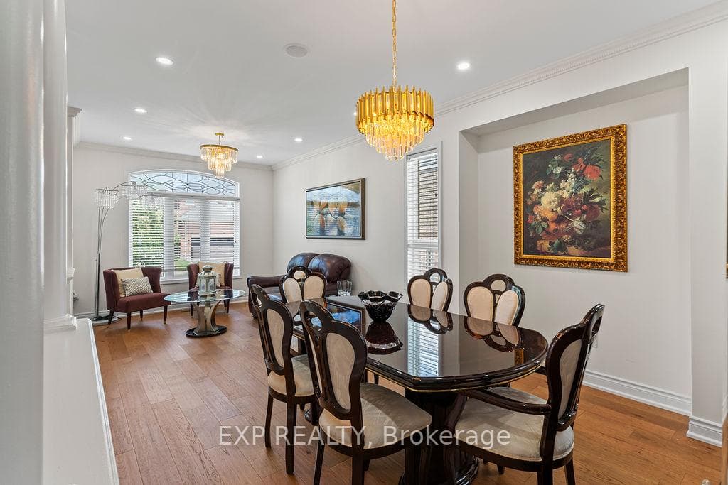 225 Ellis Crescent photo 9