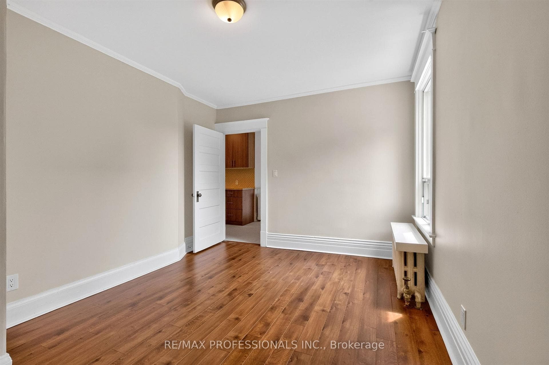 Unit 2-Second Floor 2 Bedrooms