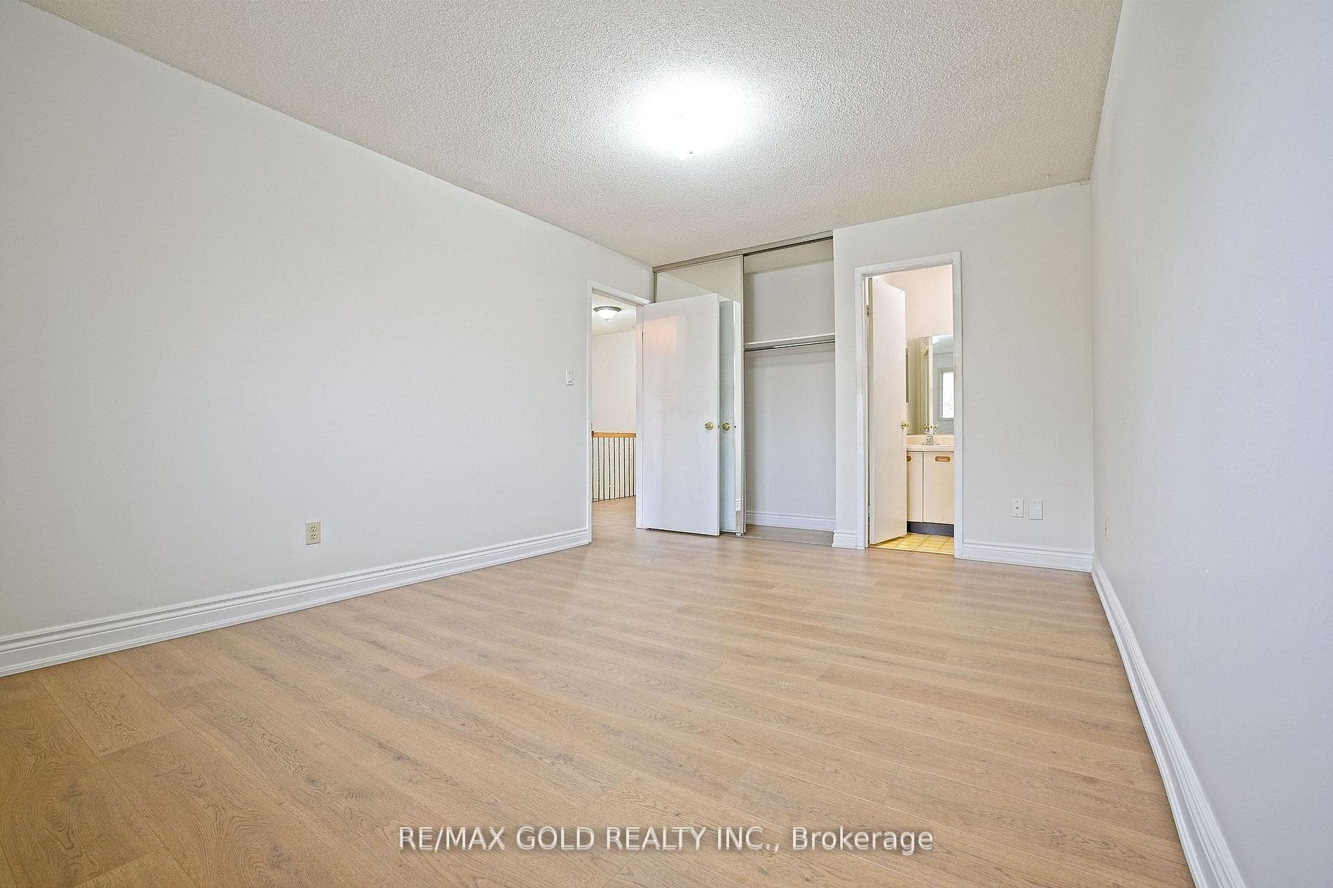 211 Wexford Road photo 11