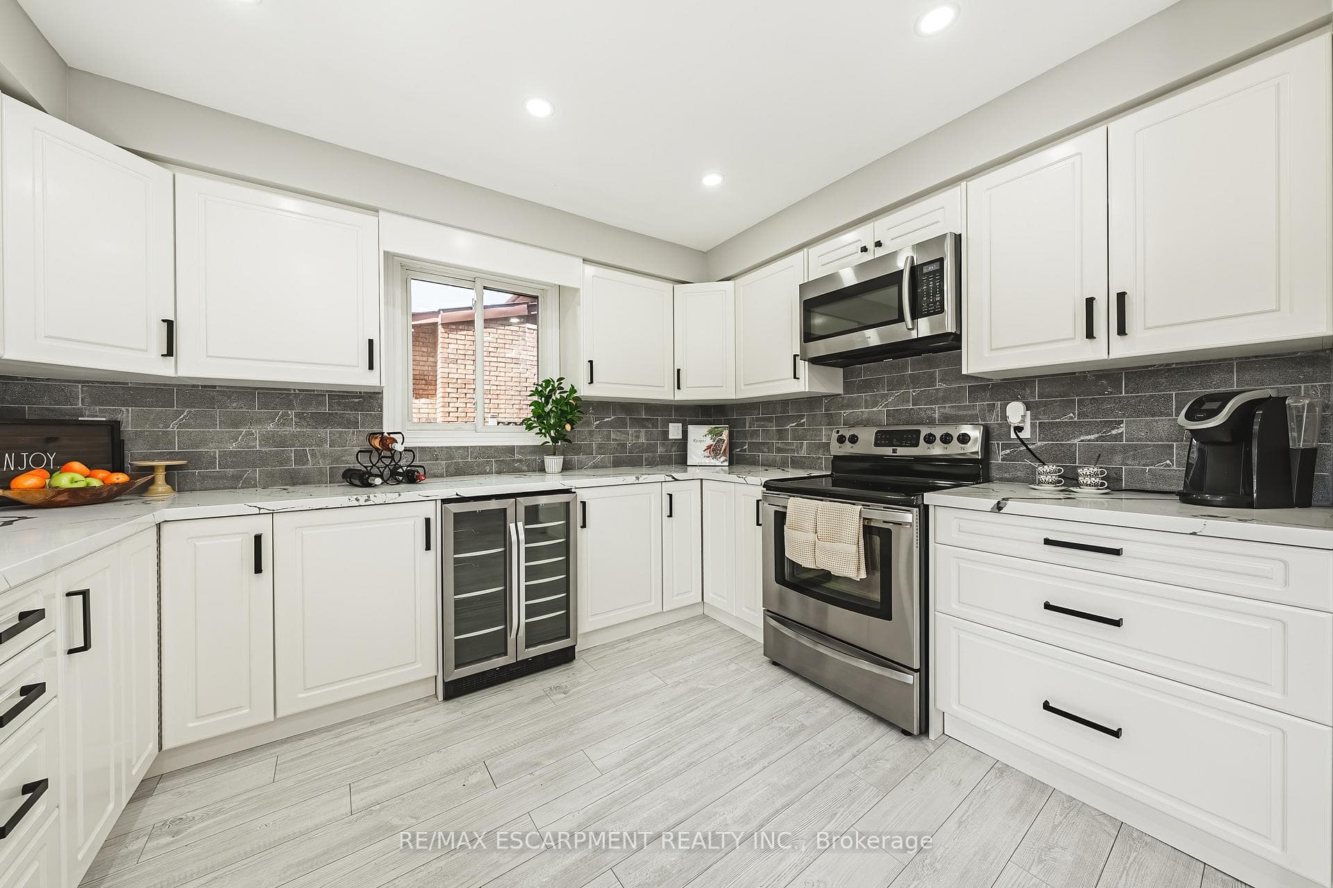 39 Parkwood Crescent photo 8