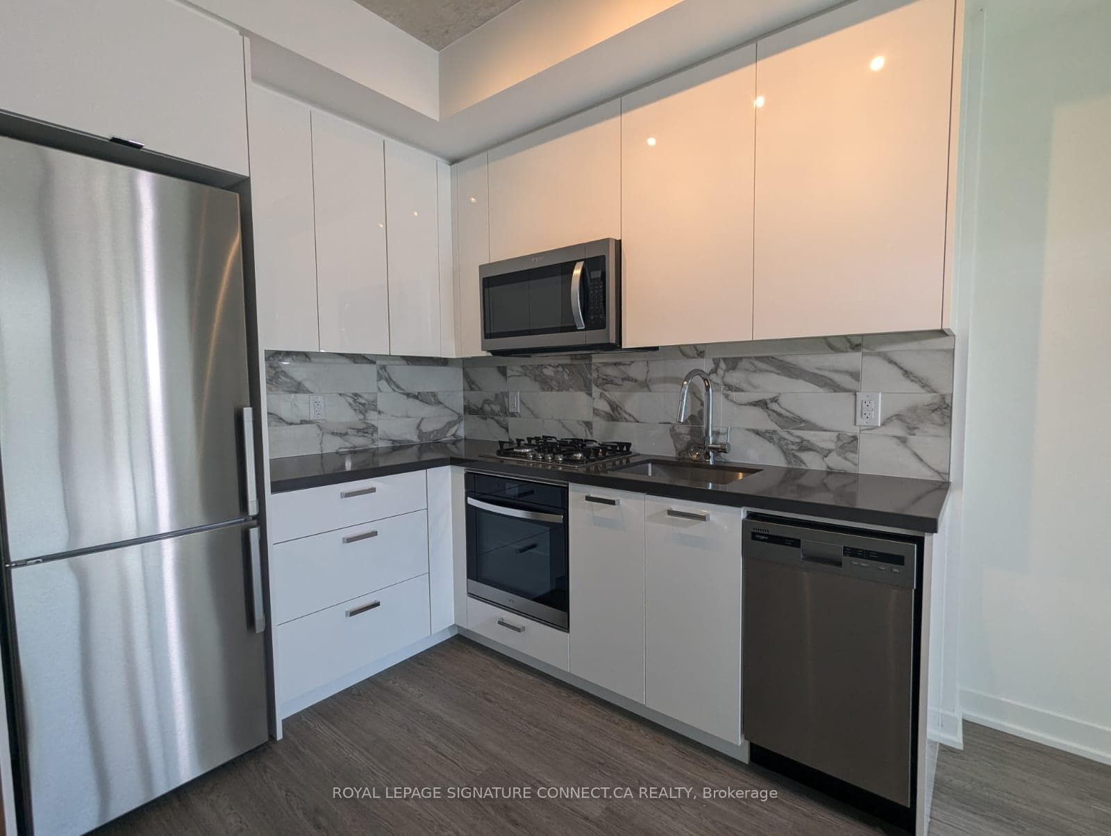 195 McCaul Street Unit 220 photo 6