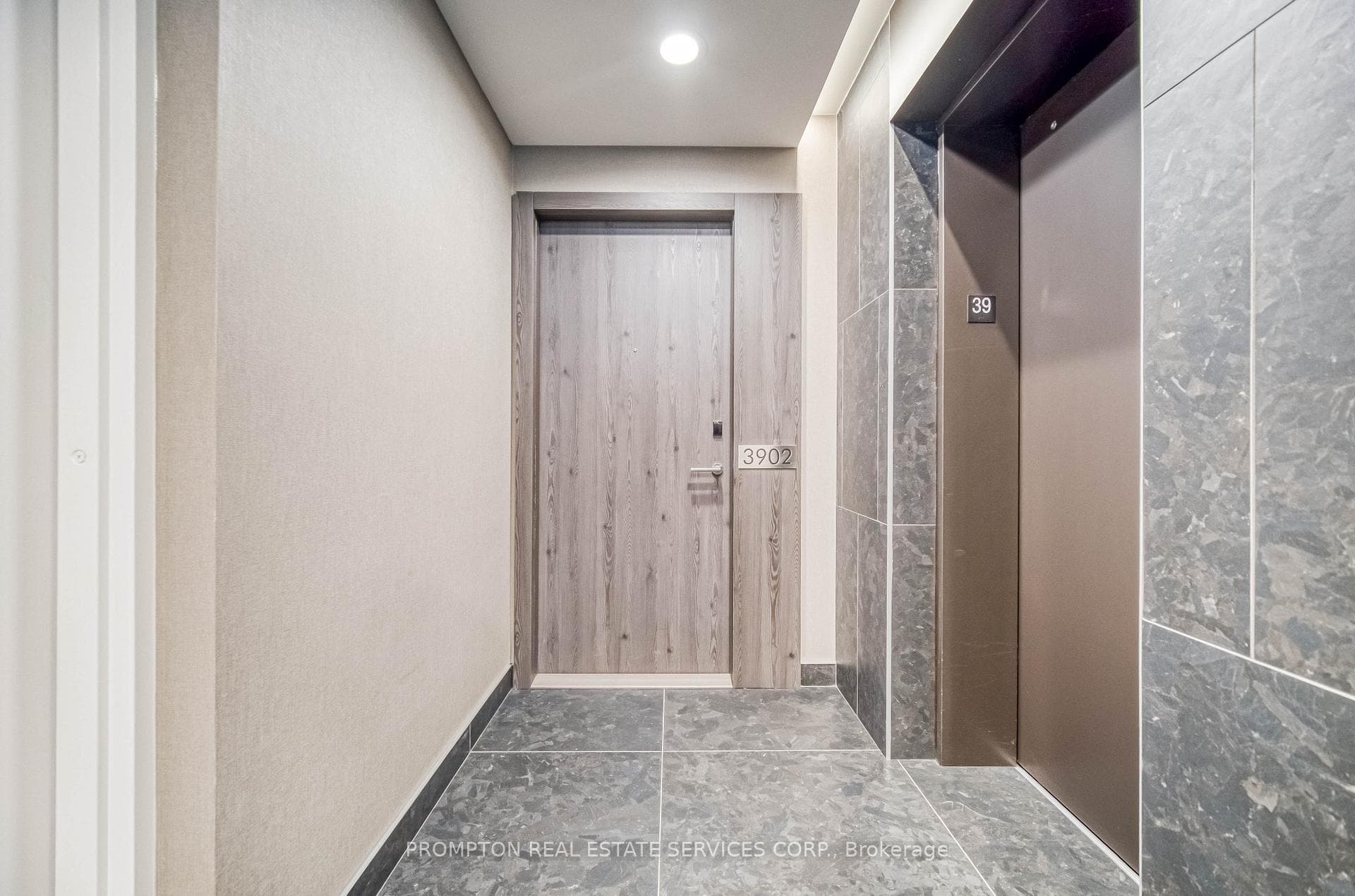 20 Lombard Street Unit 3902 photo 4