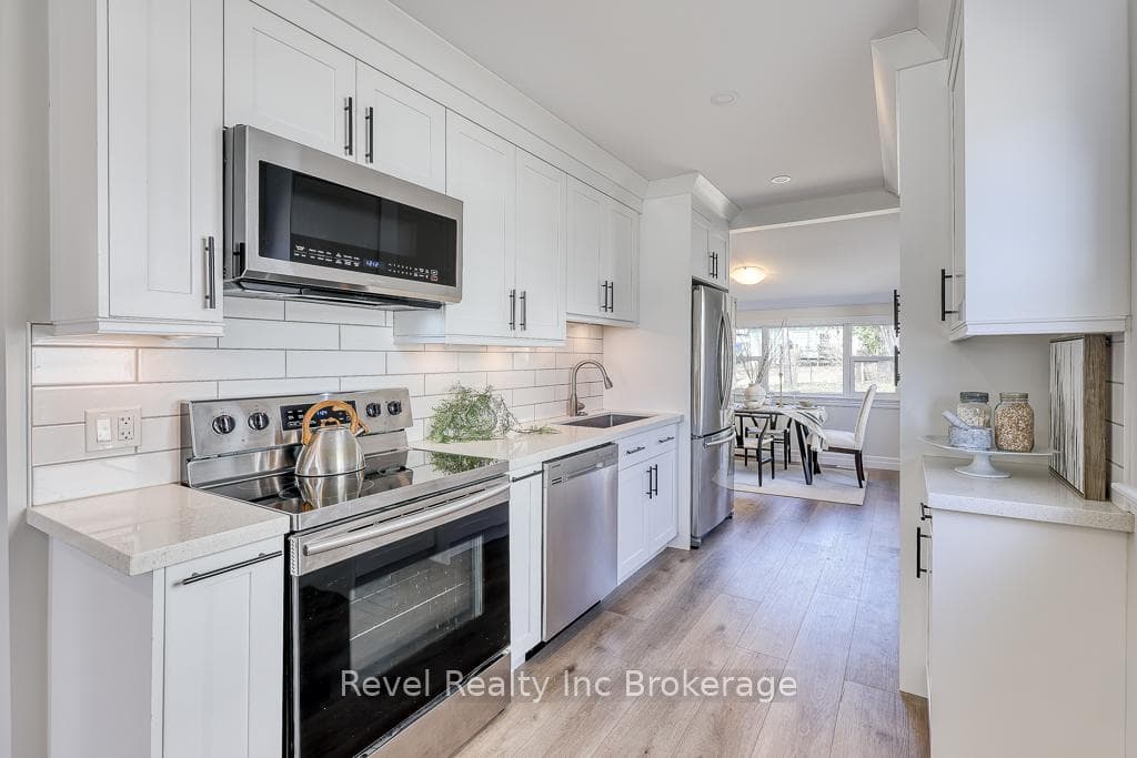 679 Elizabeth Street photo 6