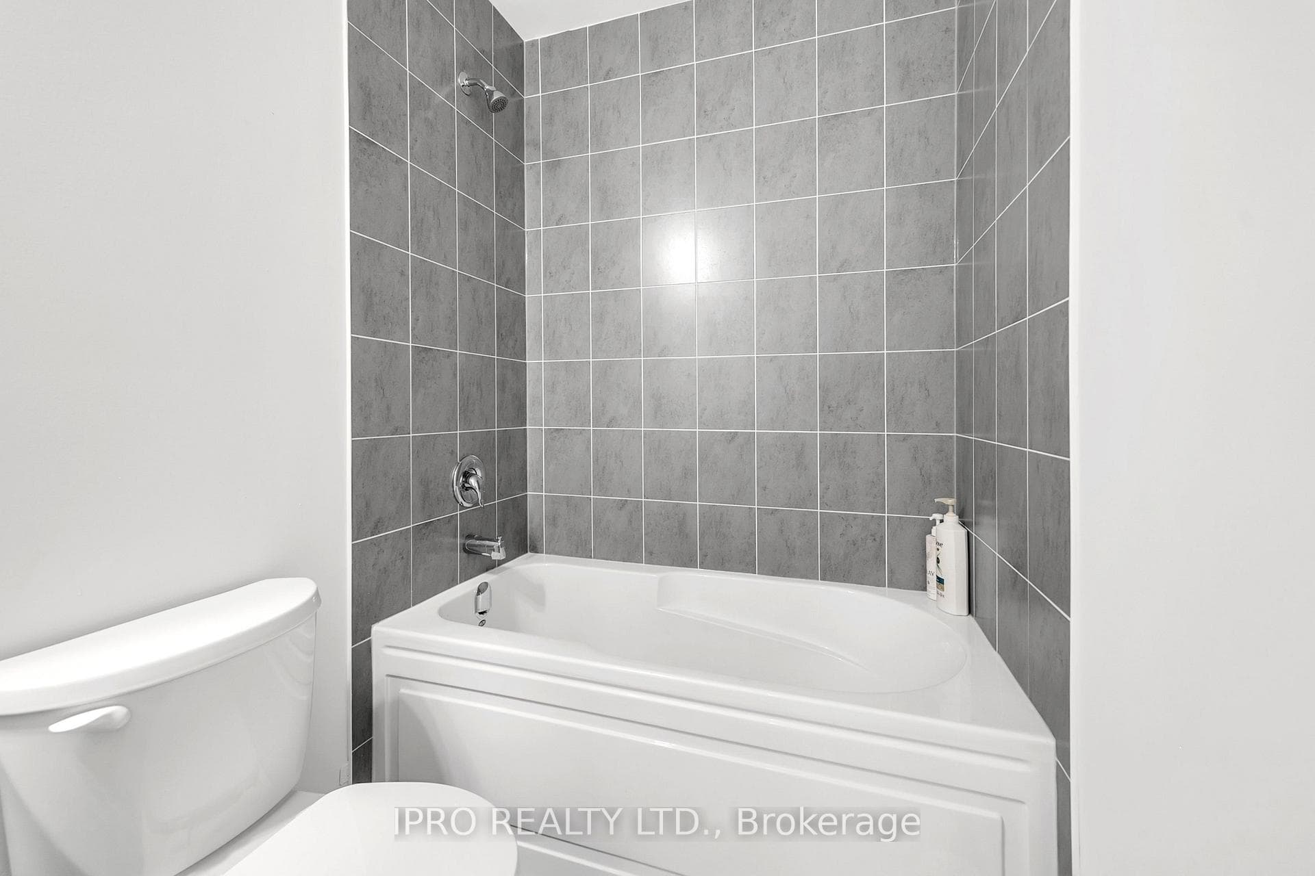 9 Phelps Lane Unit 275 photo 26