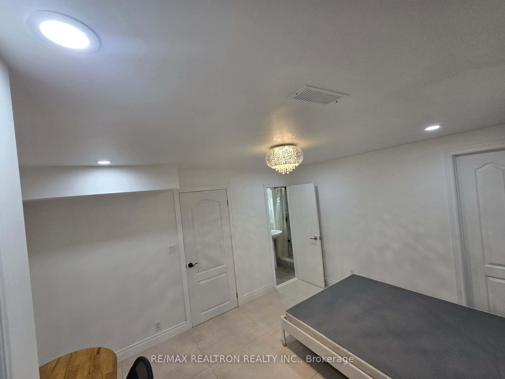 38 Collingsbrook Boulevard Unit Basement Unit 3 photo 11