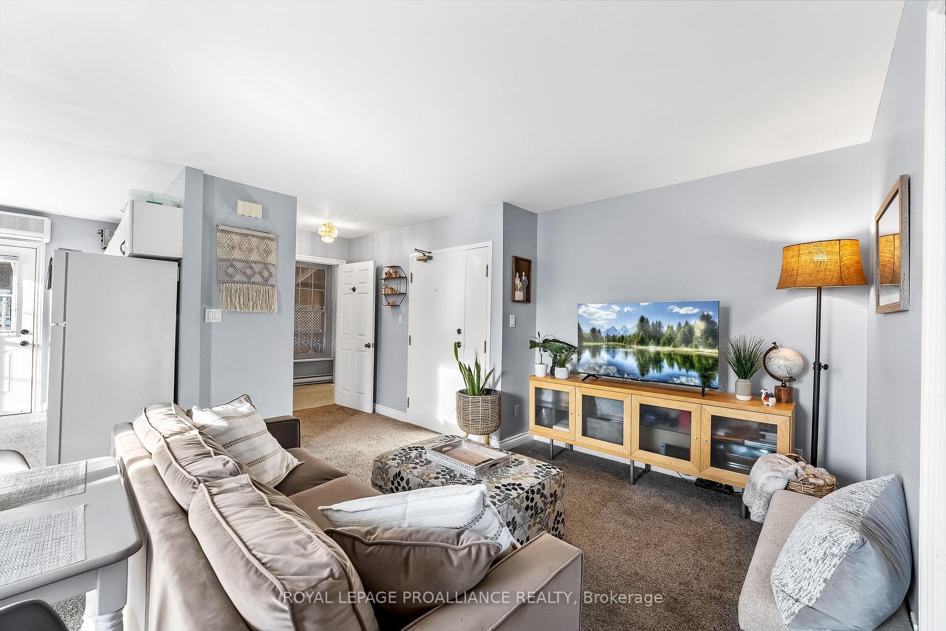 220 Walton Street Unit B photo 10