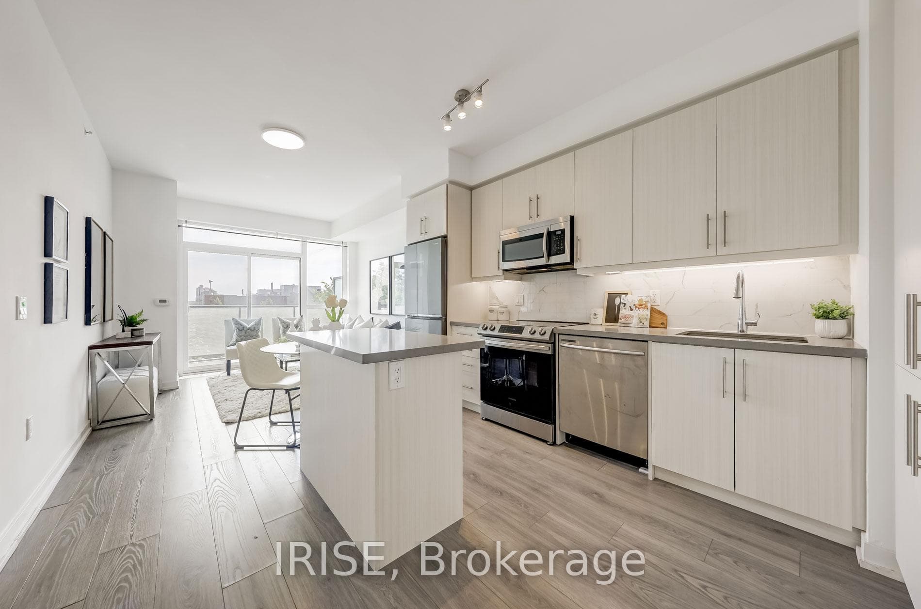 75 Oneida Crescent Unit 305 photo 11