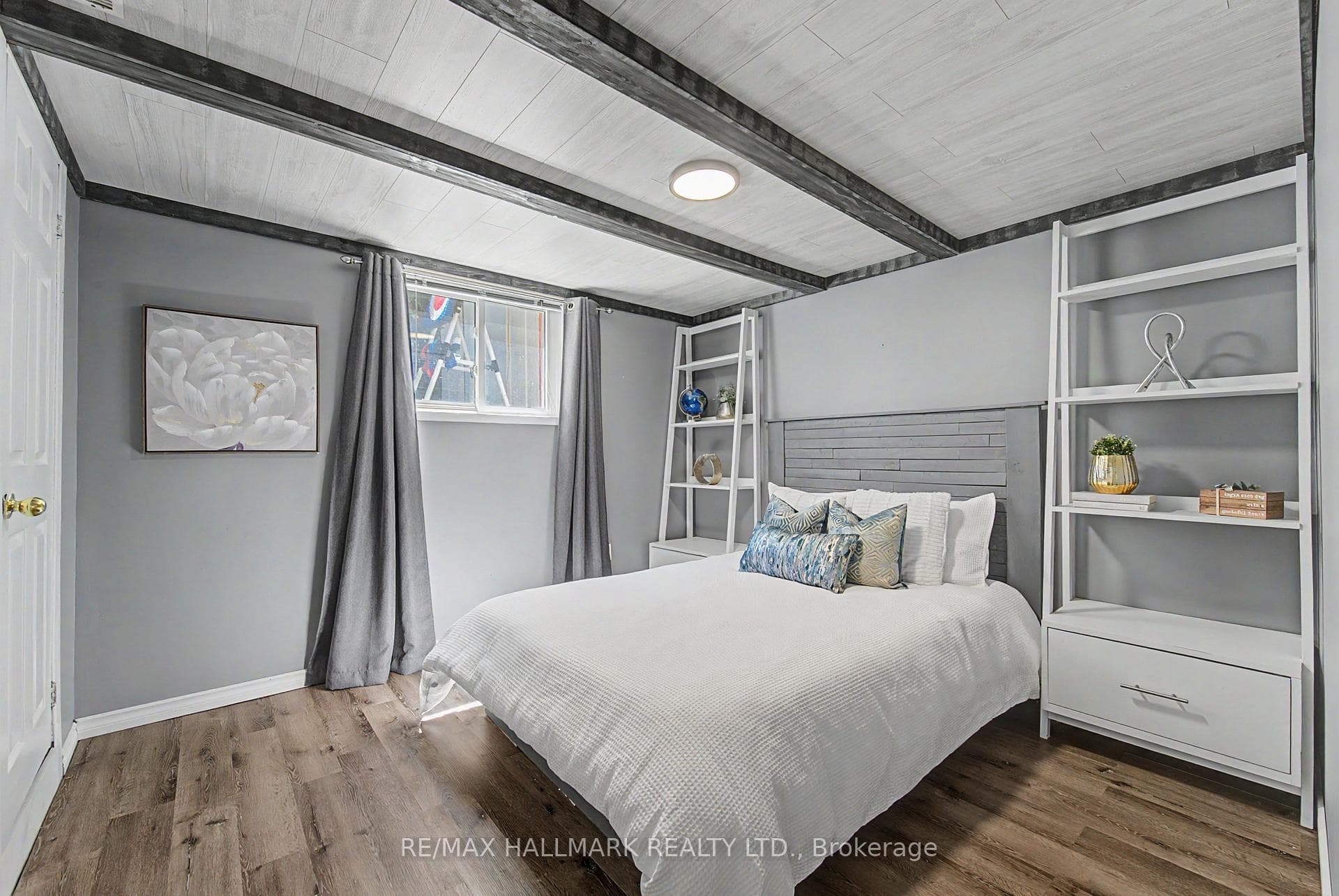 4th Lower bedroom (bright!)