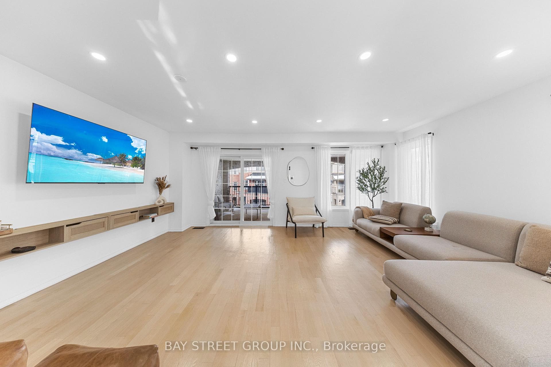 112 Barnham Street photo 24