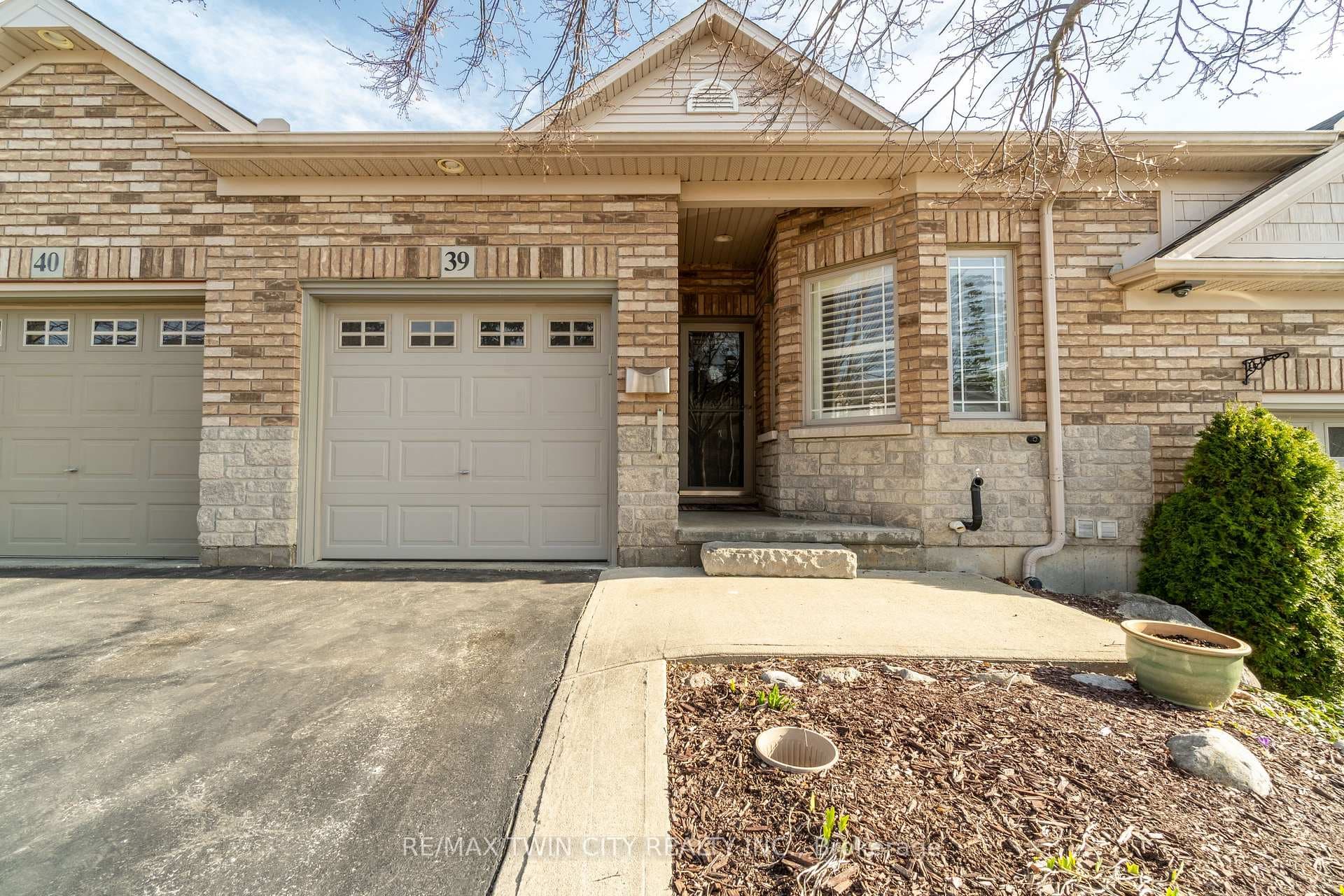 10 Cobblestone Drive Unit 39 photo 1