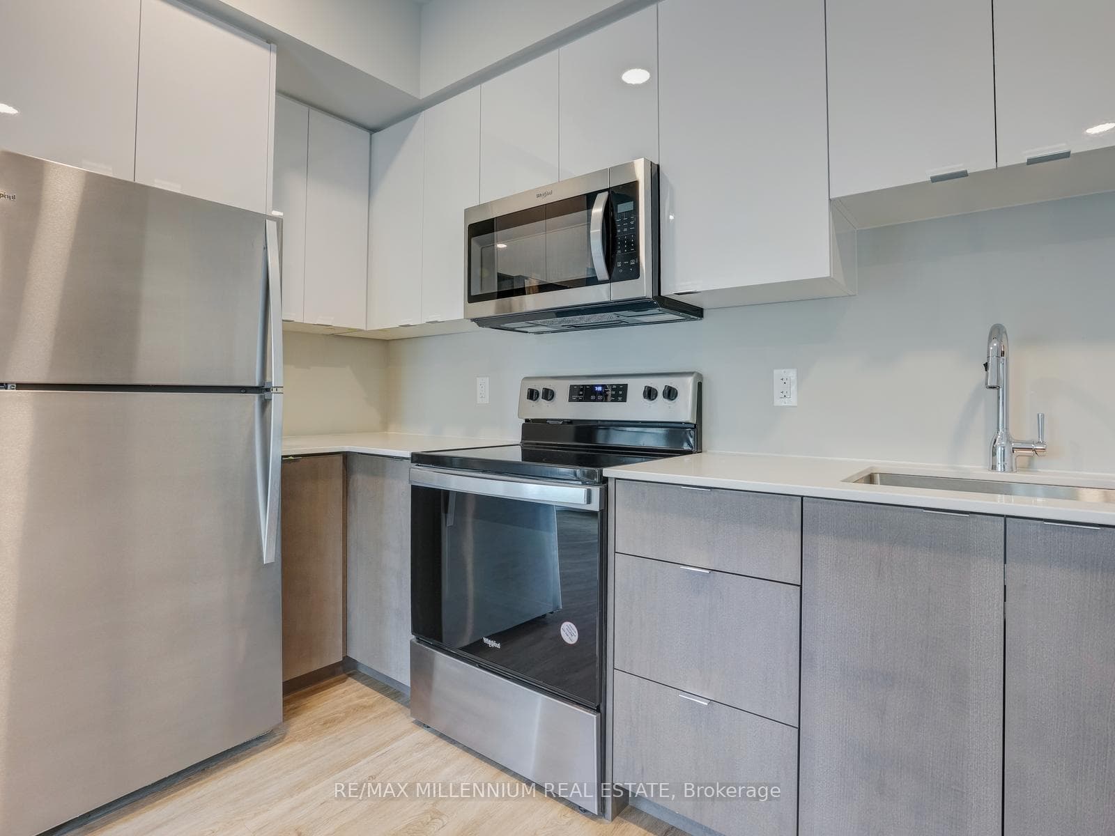 708 Woolwich Street Unit 405 photo 15