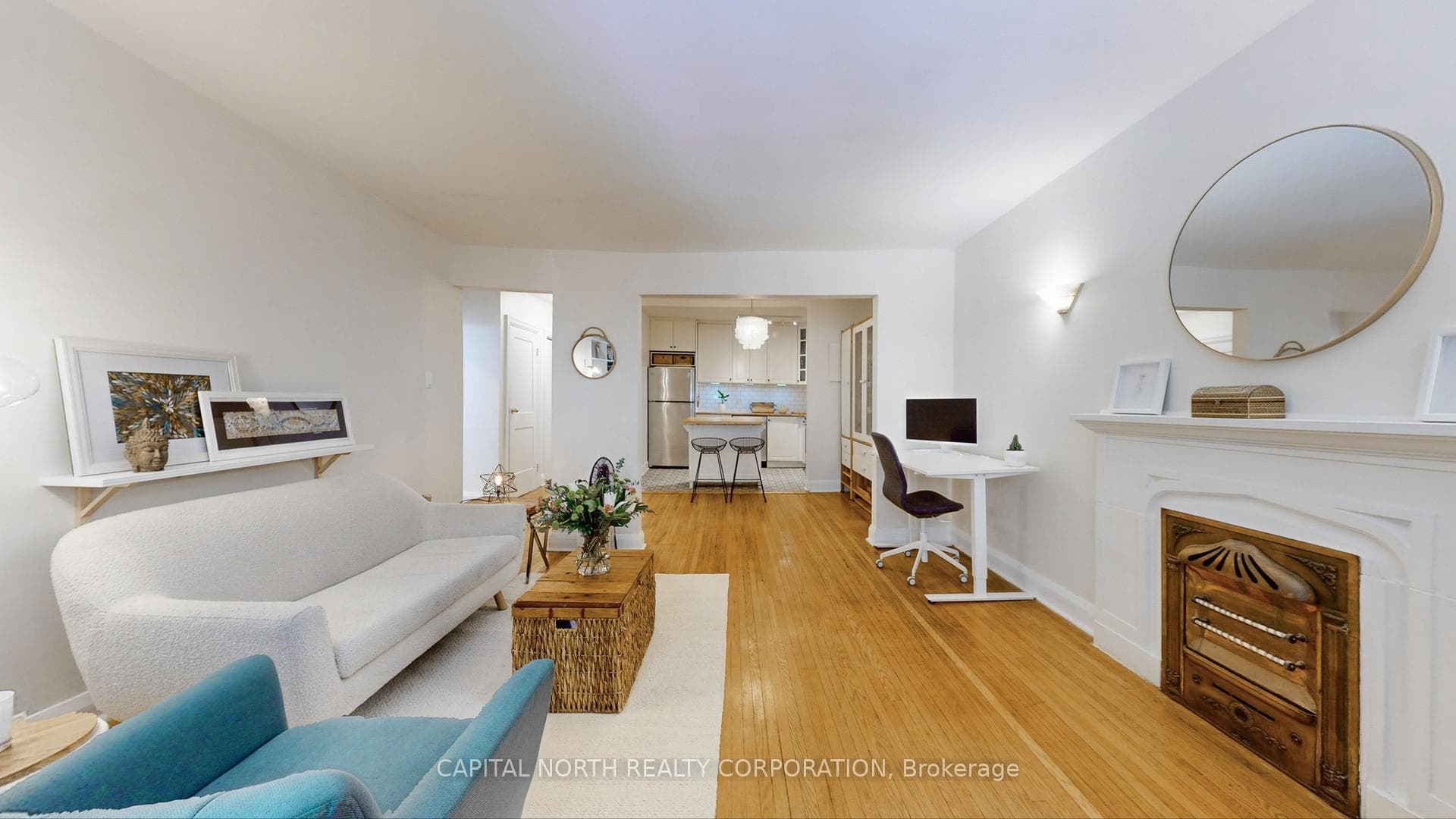 35 Raglan Avenue Unit 302 photo 3