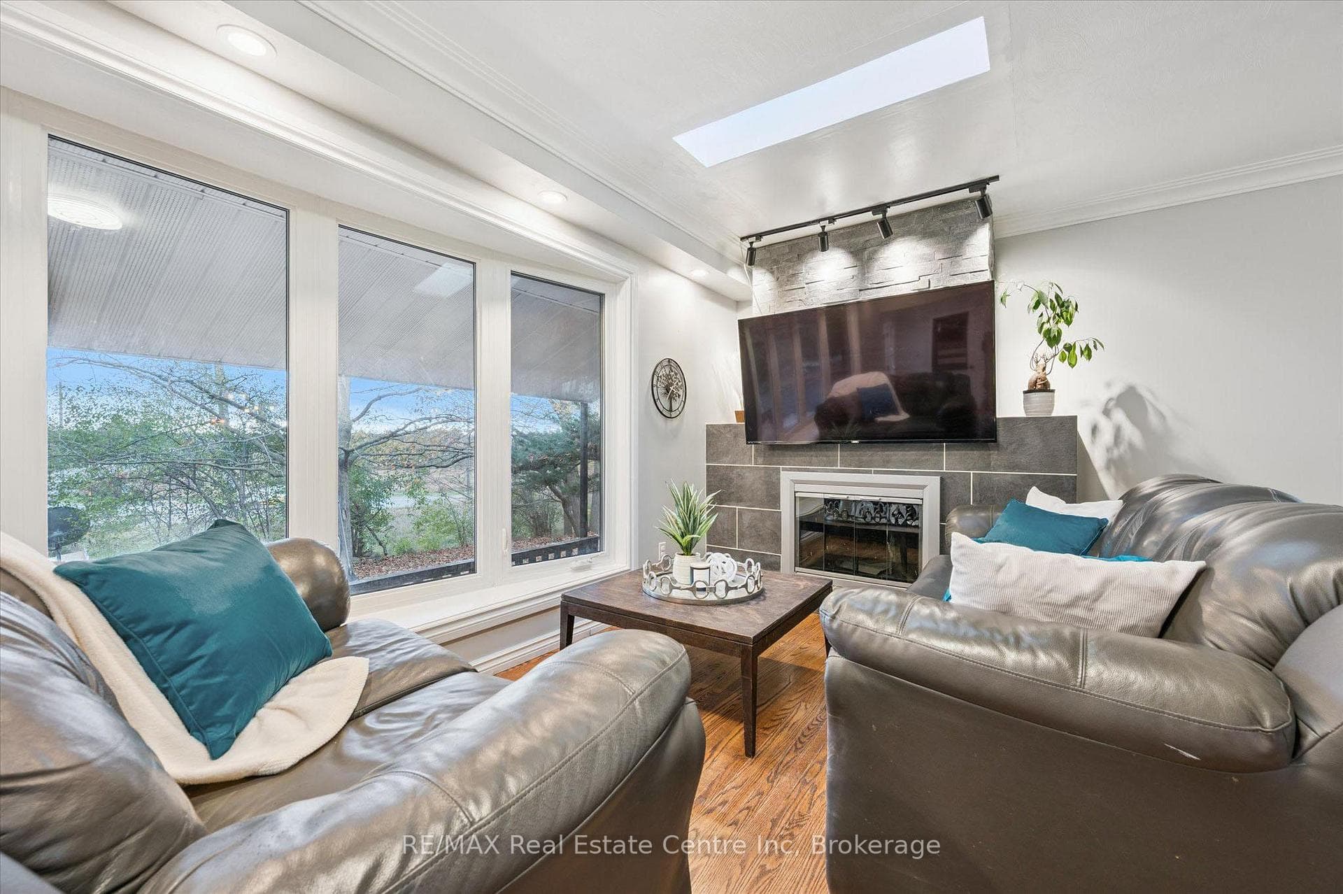 500 WATSON Parkway photo 2