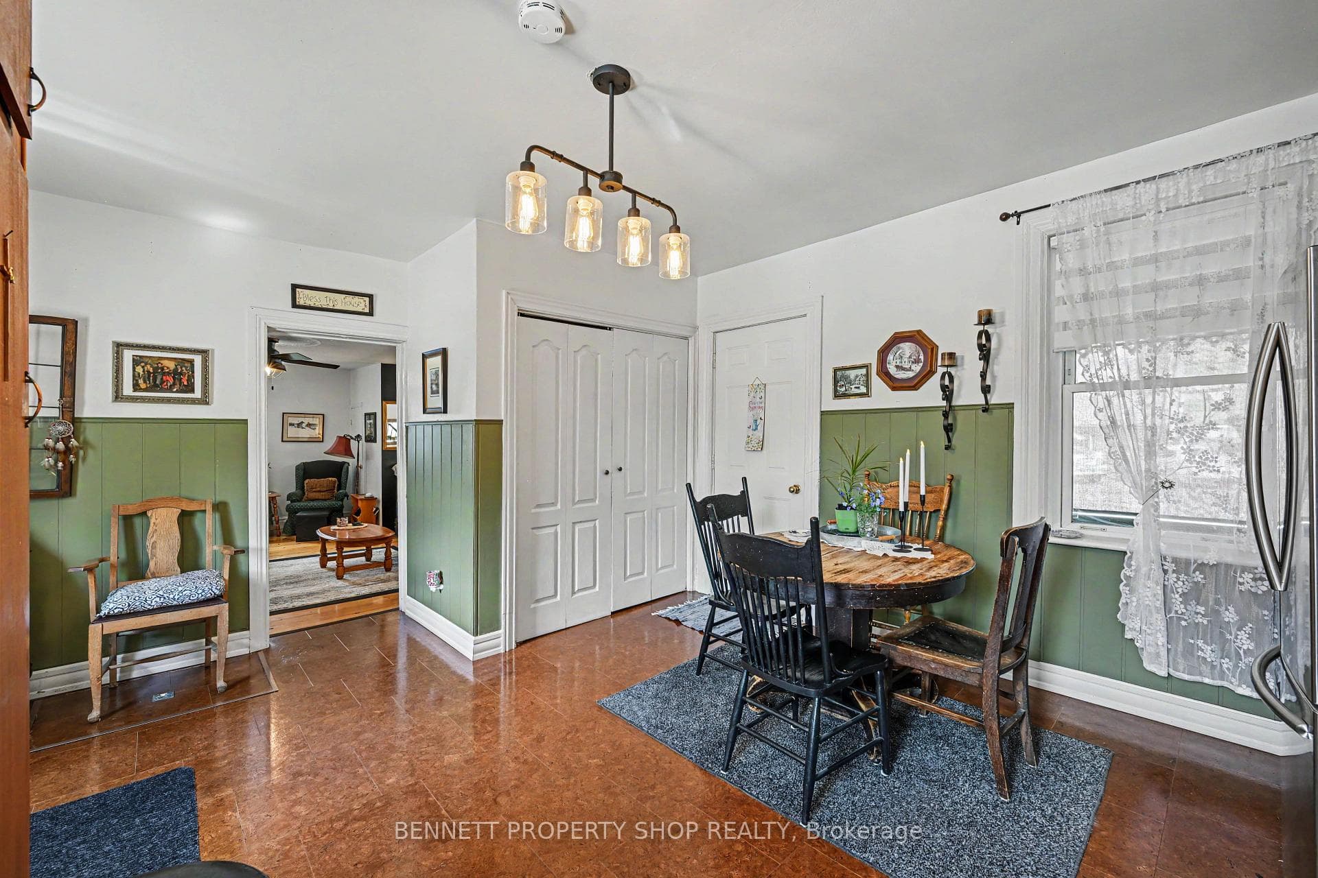 827 River Road photo 9