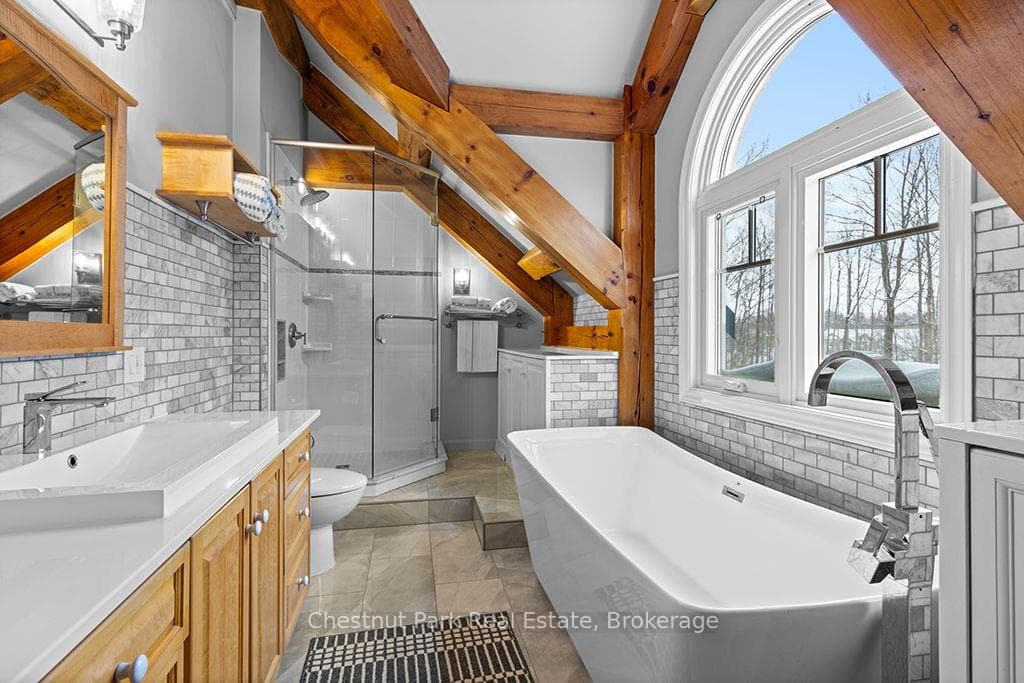 Gorgeous 2nd floor bathroom