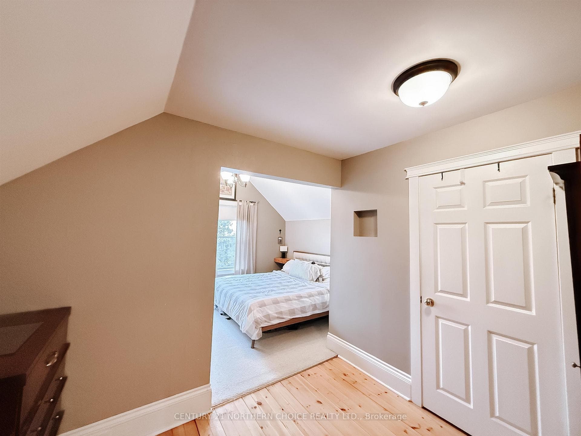 403 May Avenue photo 25