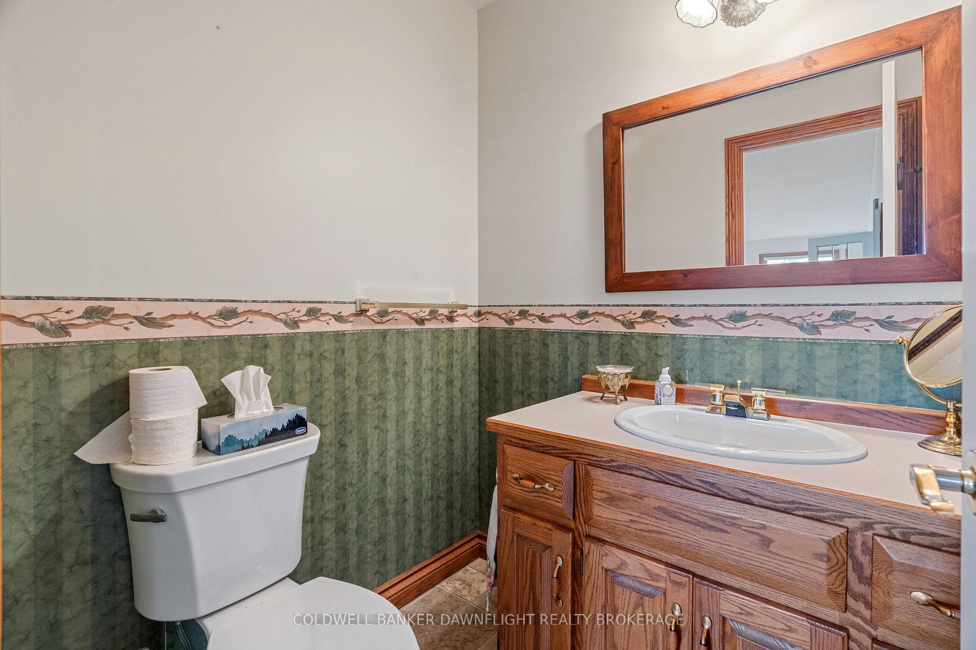 225 Eastern Avenue photo 21