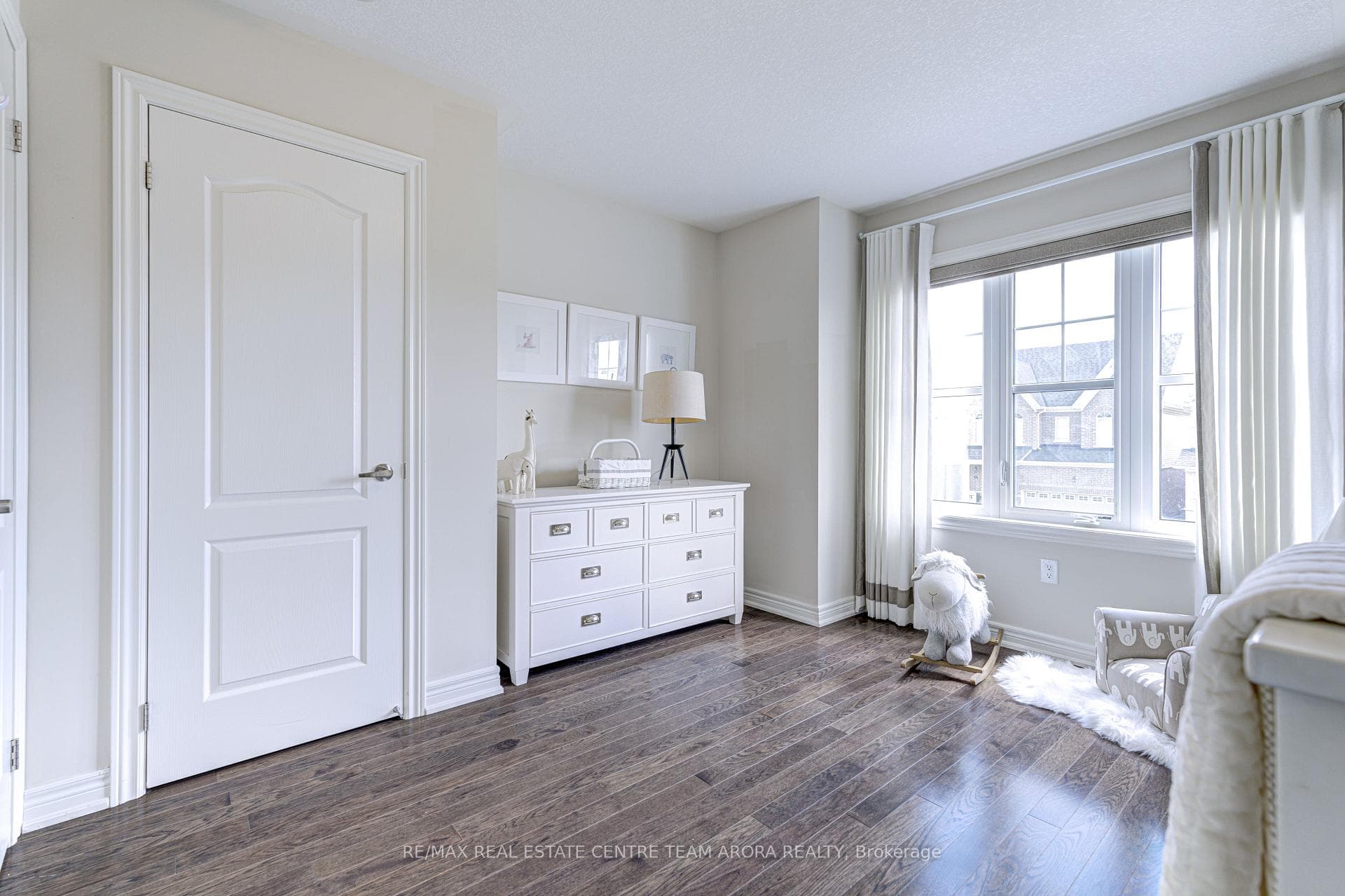 35 Rosebrugh Avenue photo 22