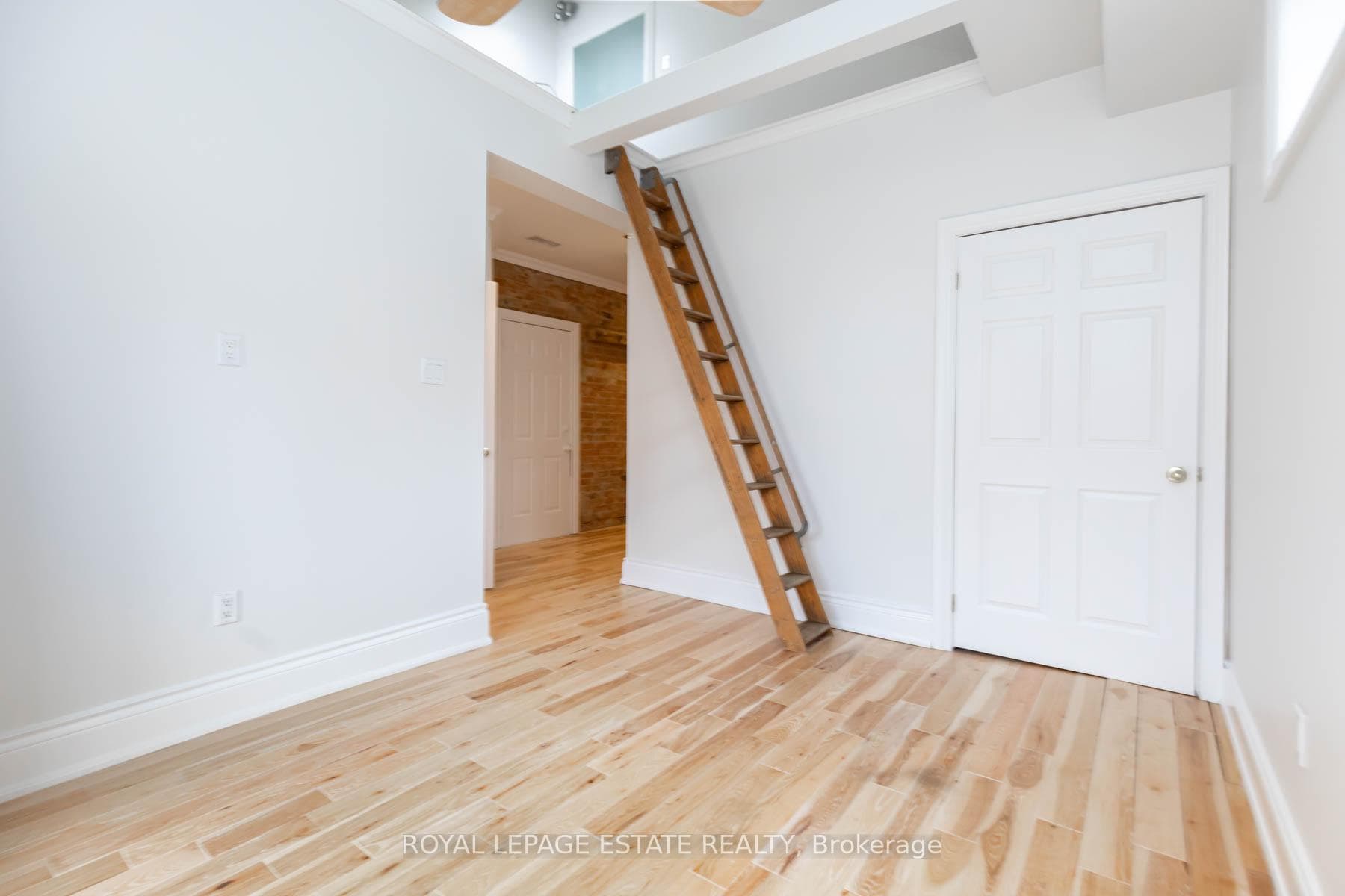 314 Avenue Road Unit A photo 23