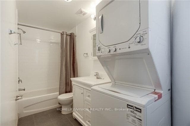 683 Danforth Avenue Unit 201 photo 12