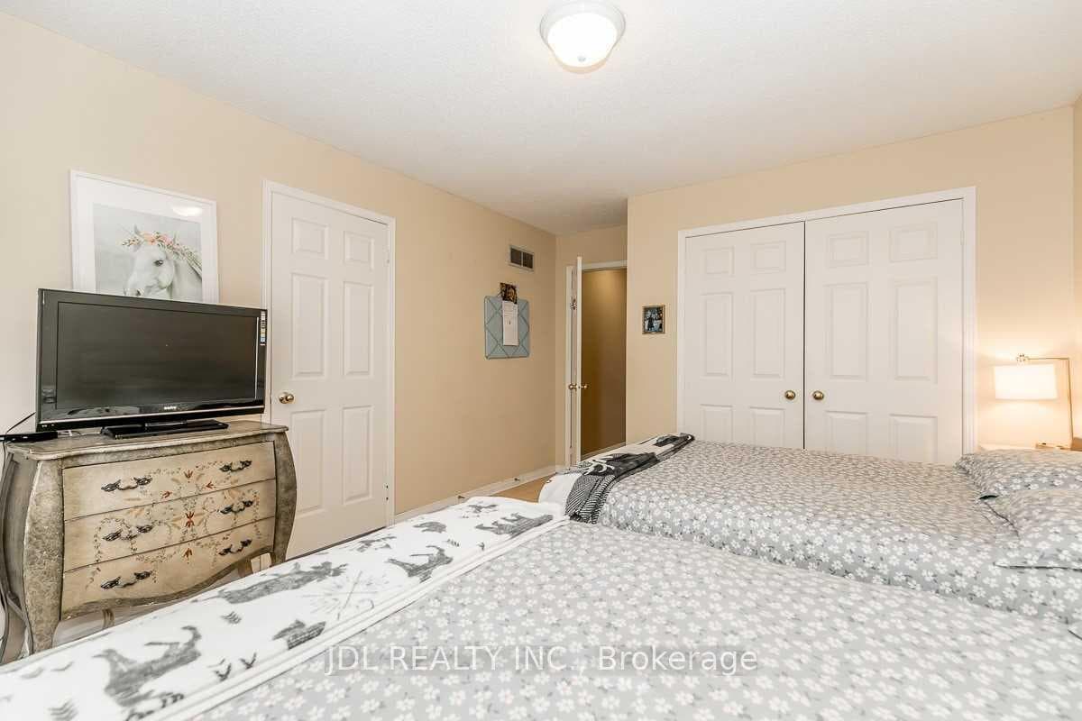 87 Hammond Drive photo 15