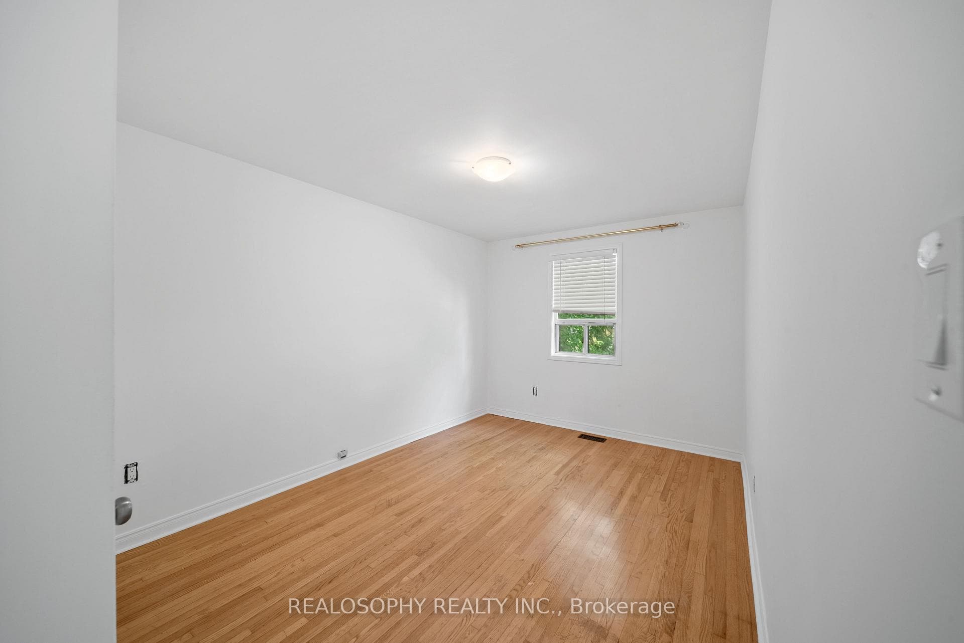230 Kennedy Road photo 7