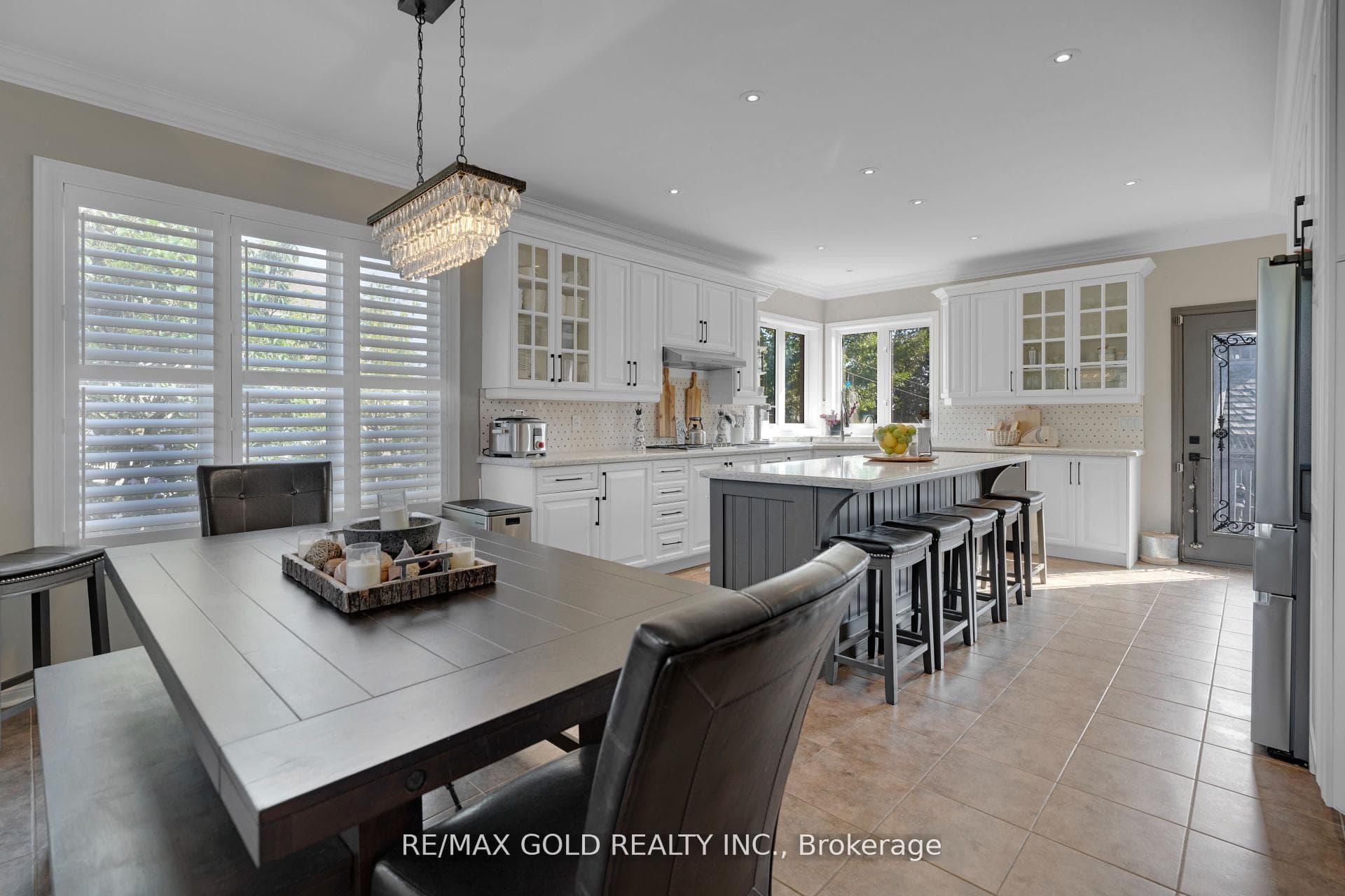 12572 Heritage Road photo 9