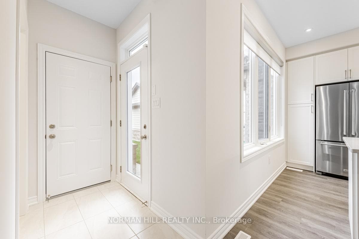 272 Riverlands Avenue photo 13