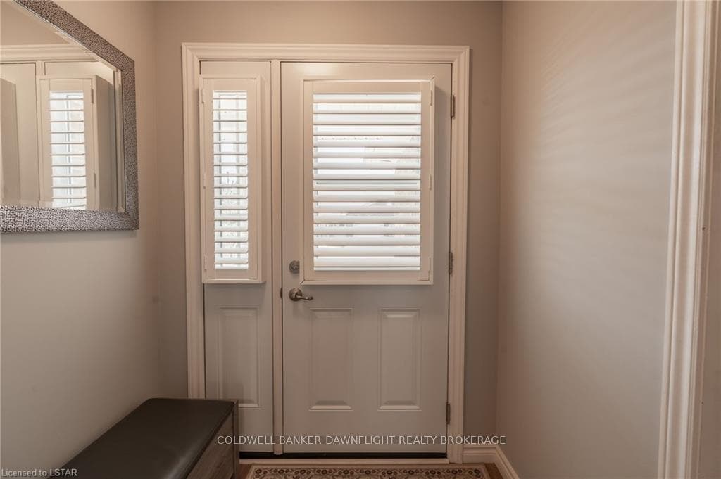 20 DEVON Drive photo 4