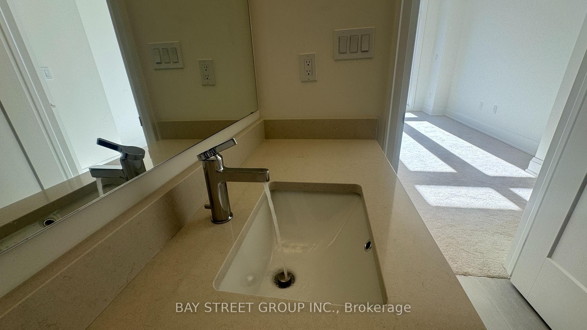 3301 Taha Gardens photo 31