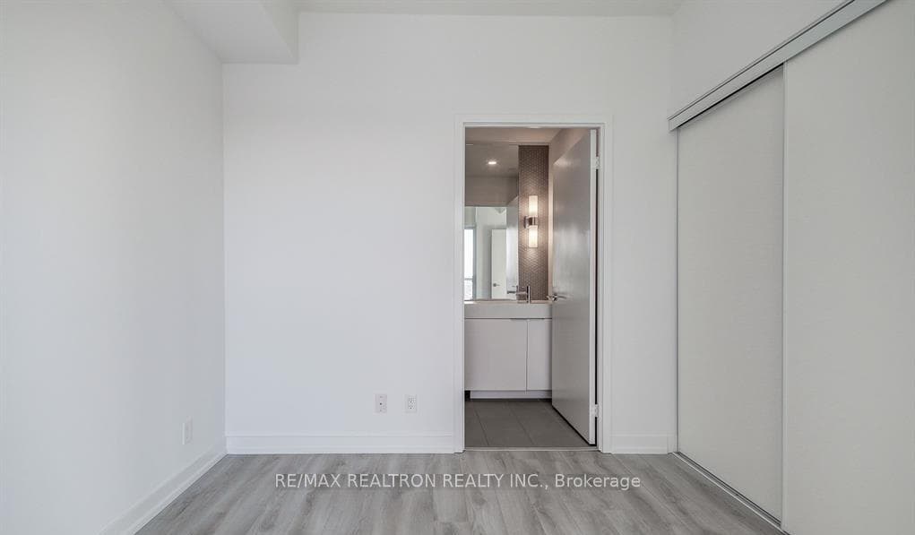 33 Helendale Avenue Unit 3103 photo 16