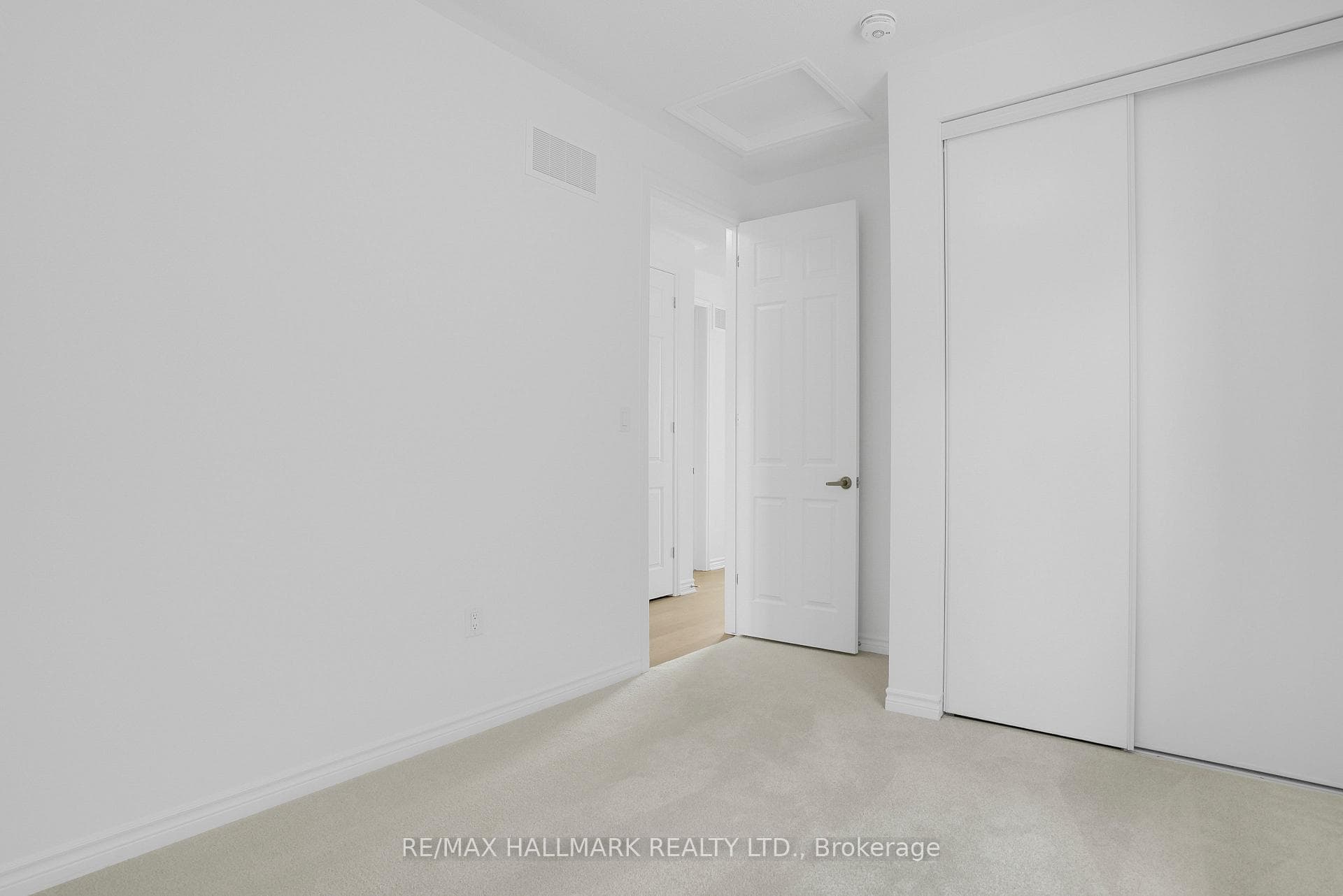 15 Foxley Heights photo 33