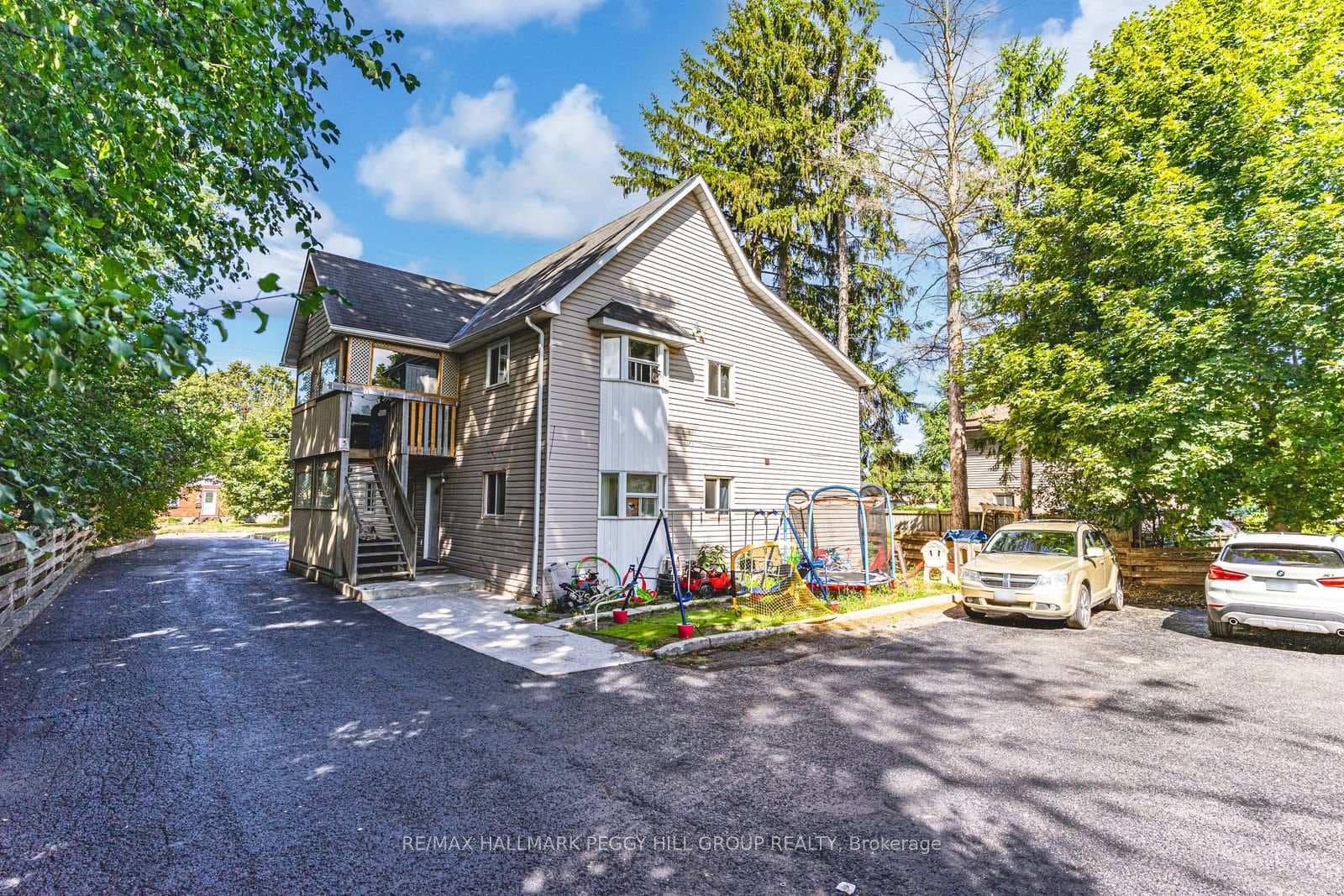 81 Innisfil Street photo 4