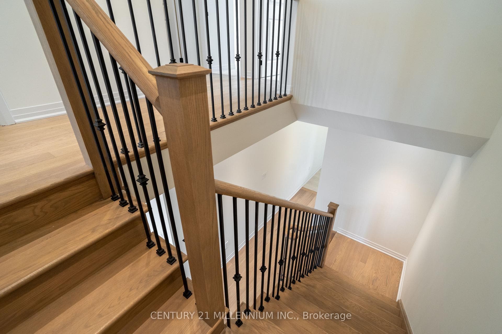 279 Port Crescent photo 15