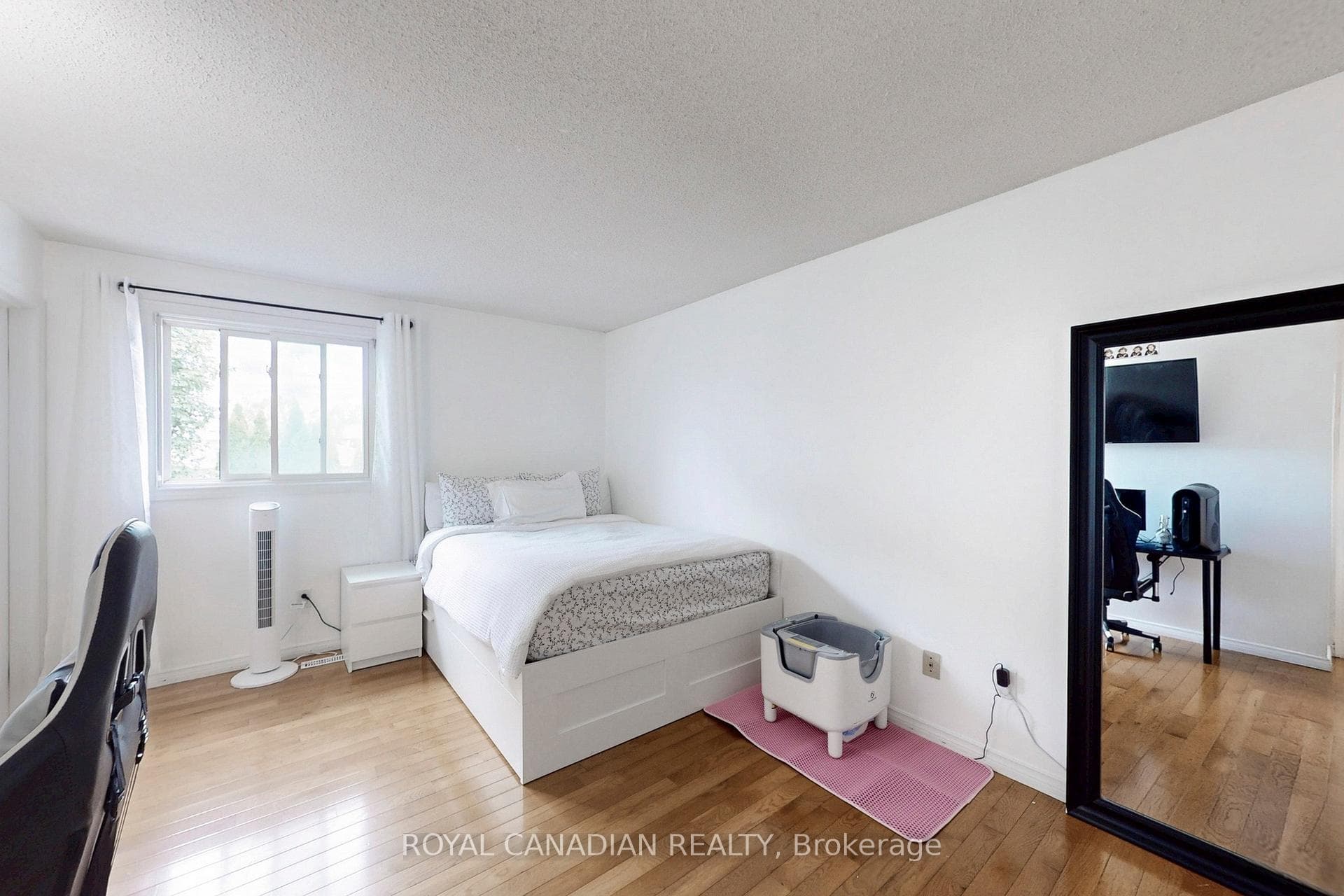 18 Millpond Place photo 20