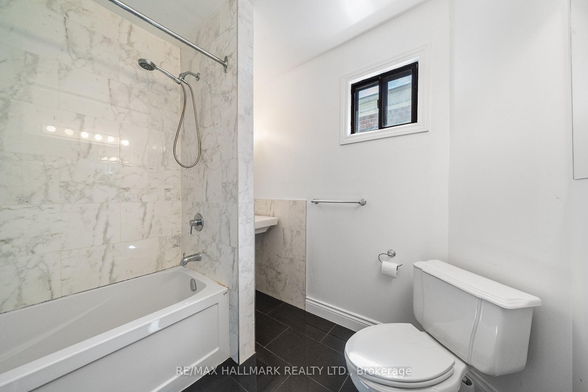 385 Delaware Avenue photo 28