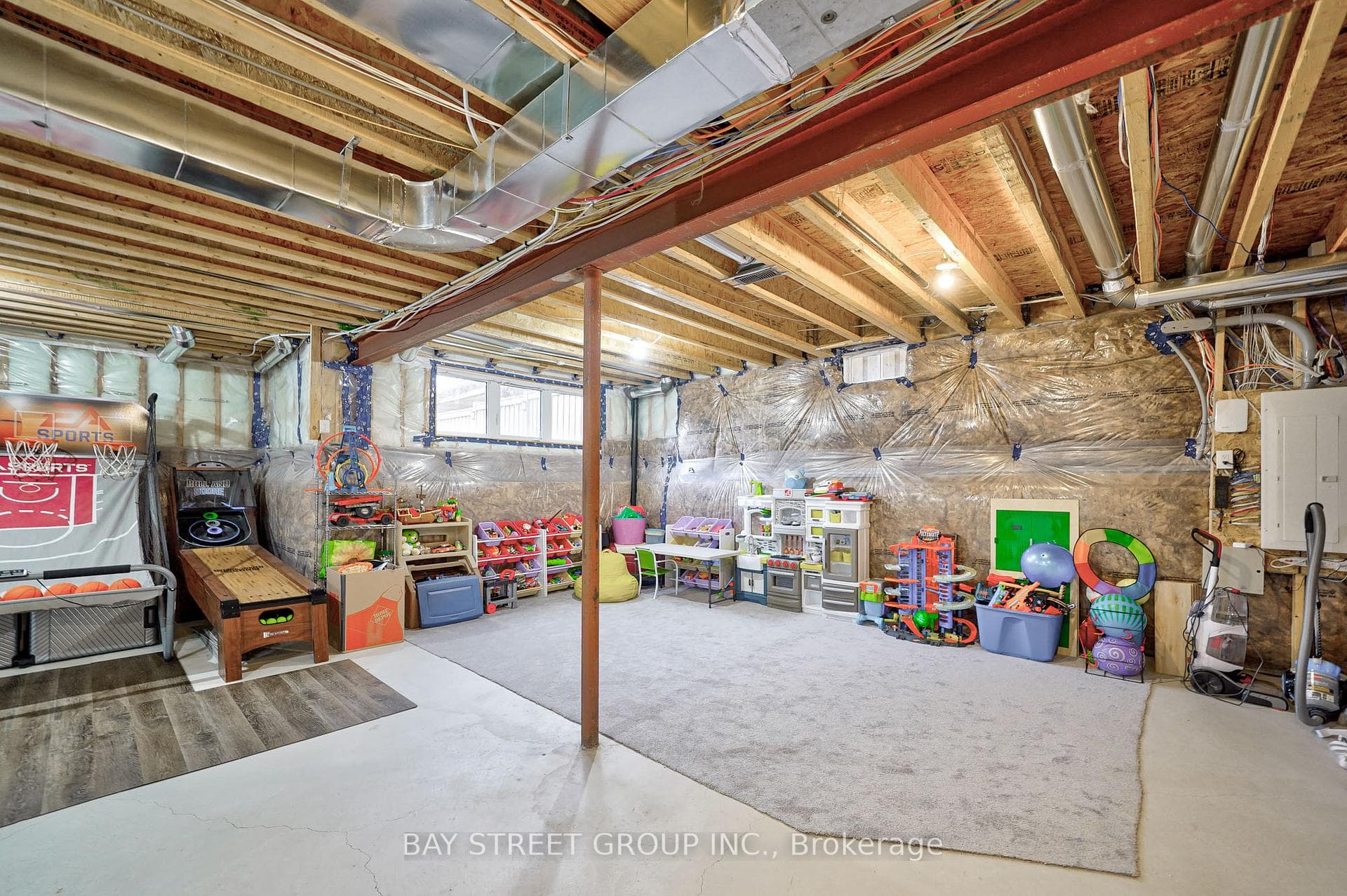 17 THOMPSON Way photo 36