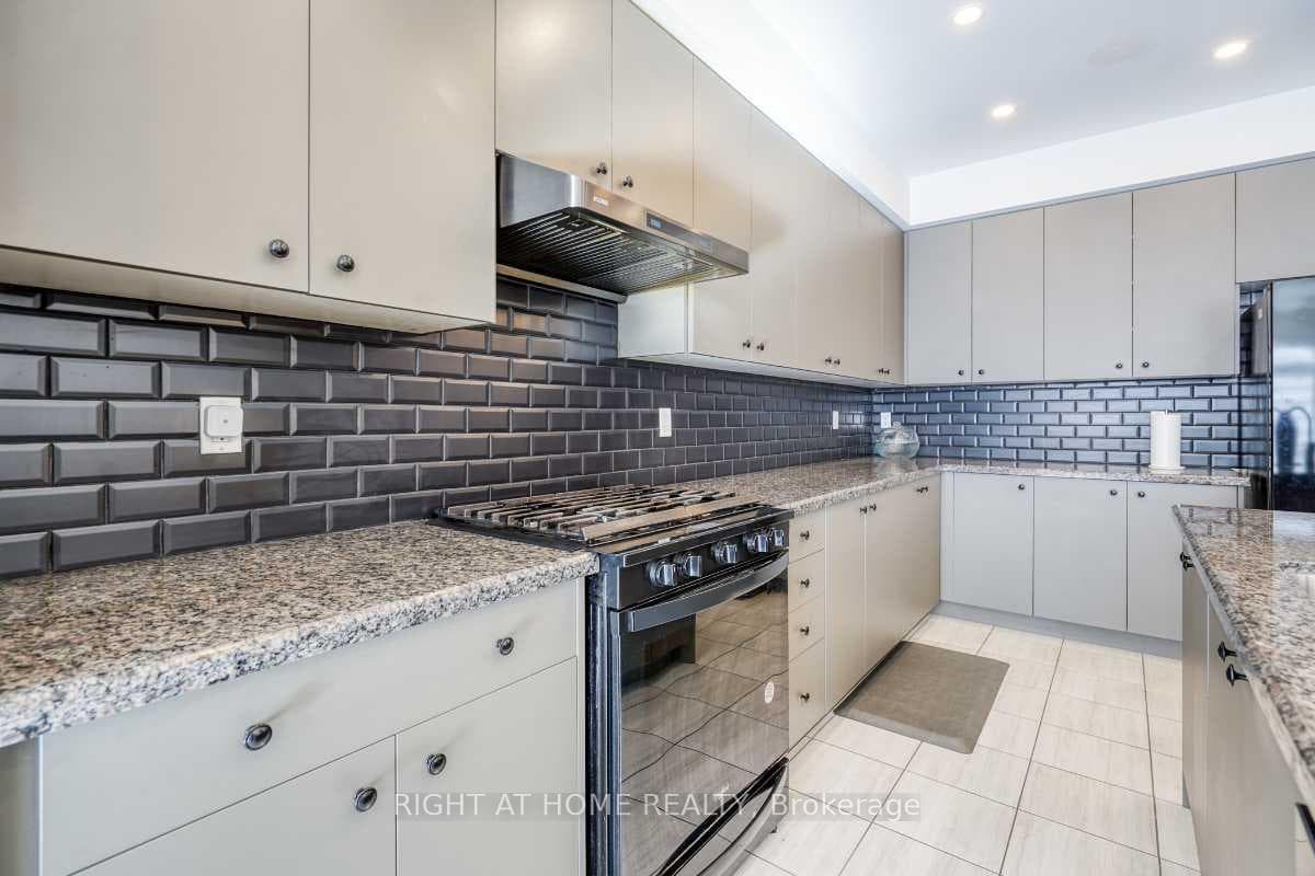 33 Auckland Drive photo 10
