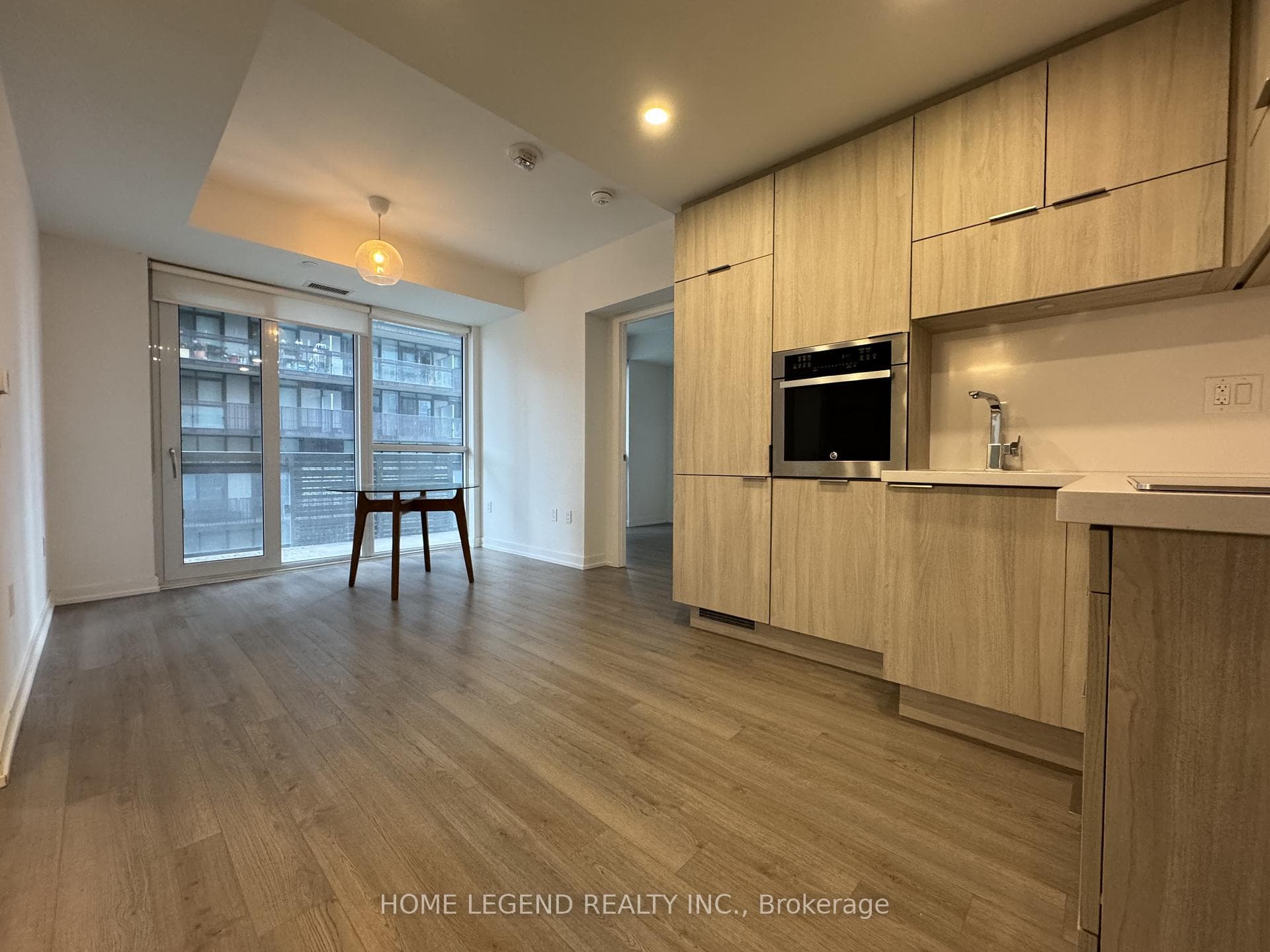 39 Roehampton Avenue Unit 706 photo 4