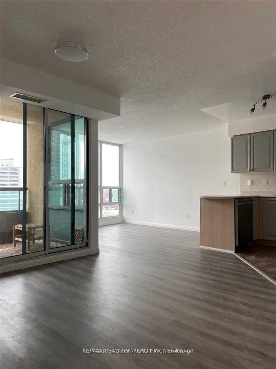 238 Doris Avenue Unit 1601 photo 5