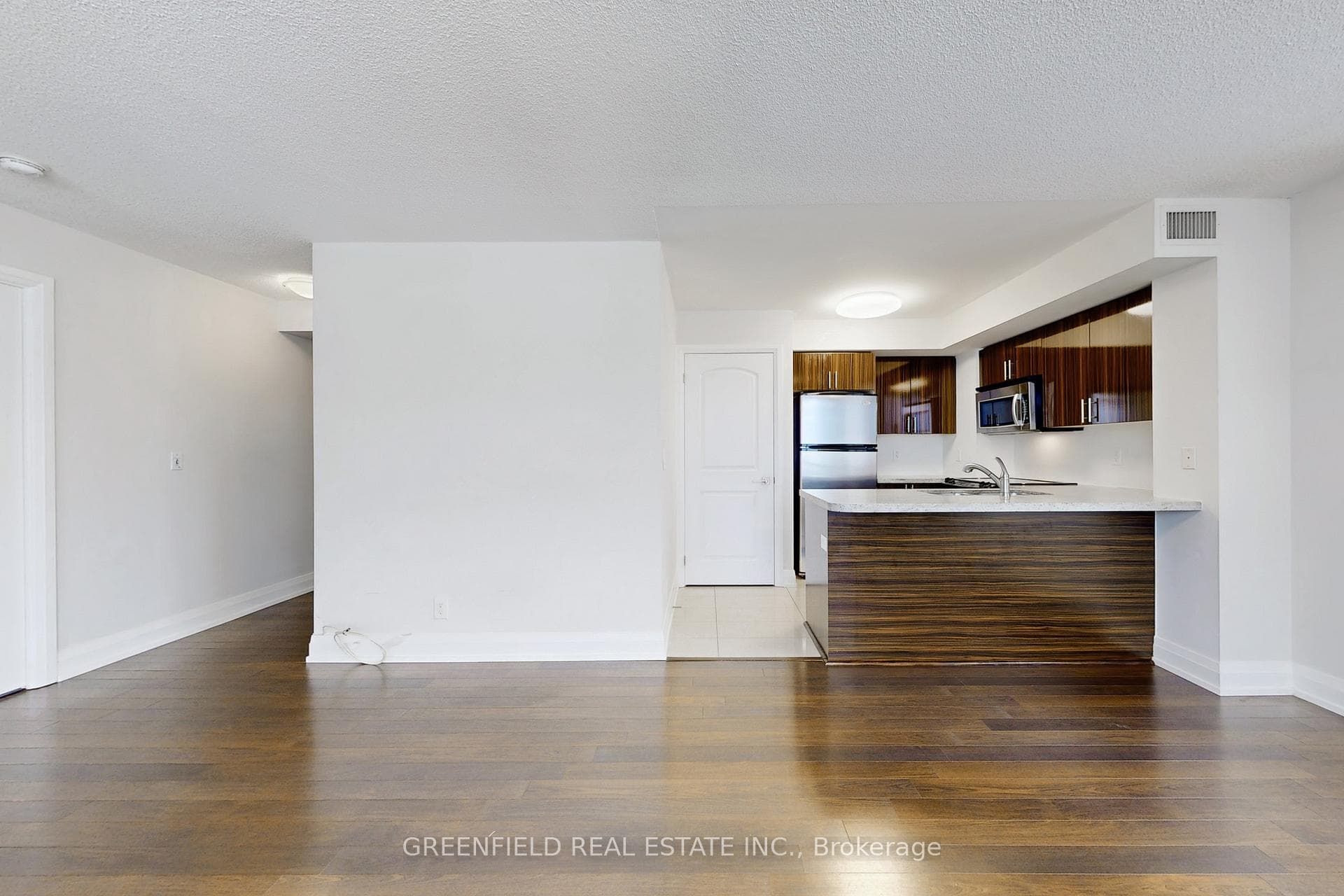 1060 Sheppard Avenue Unit 1005 photo 2