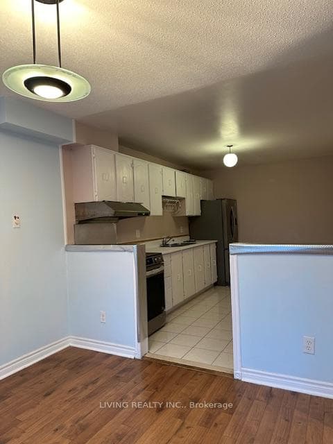 77 Phalen Crescent photo 3