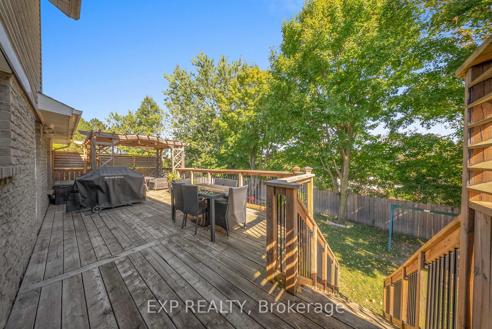 54 Pathfinder Crescent photo 39
